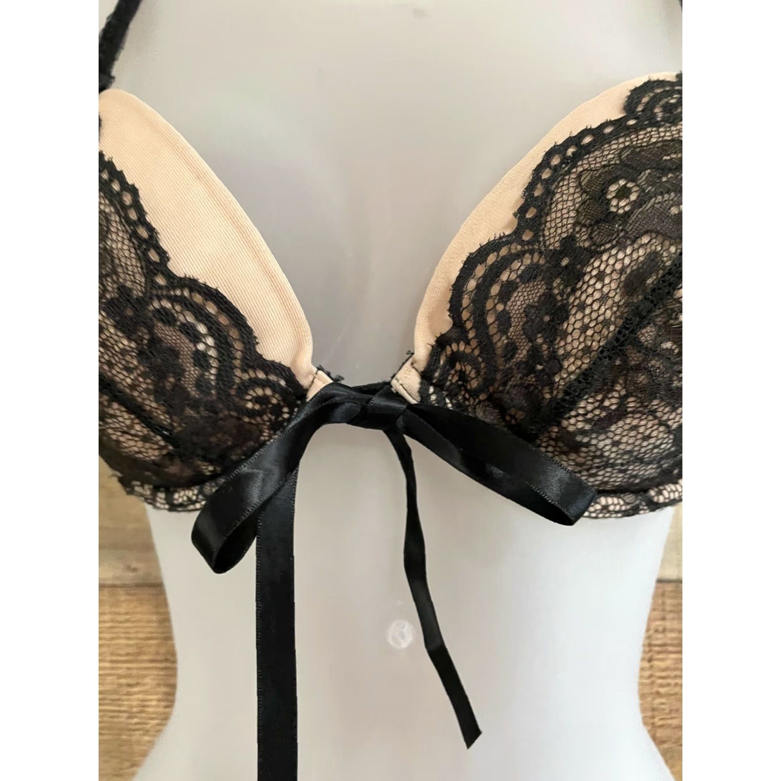 Victoria's Secret VINTAGE Victoria’s Secret Black Lace Bra 34C Size ONE SIZE - 3 Thumbnail