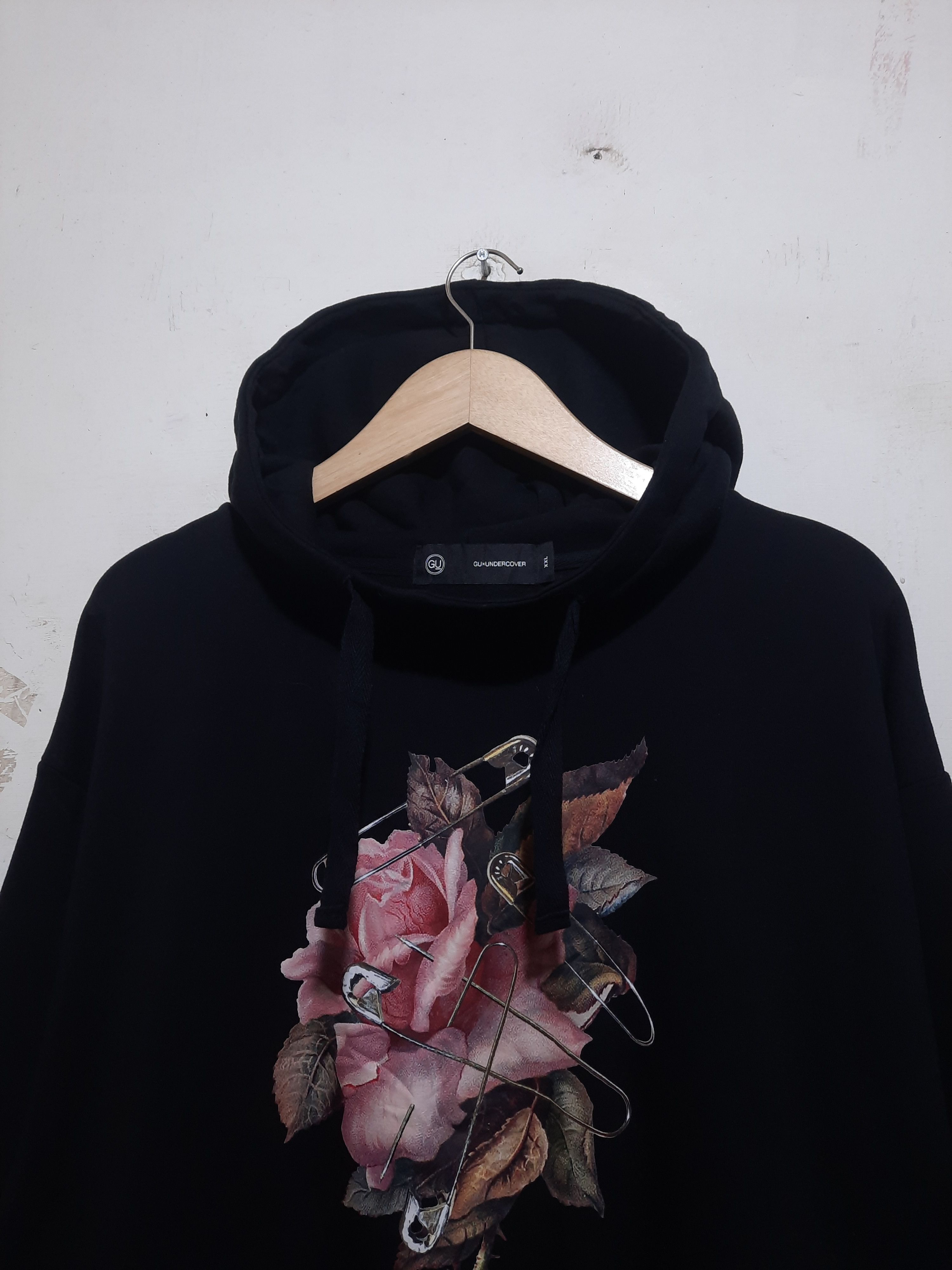 GU × Undercover GU x Undercover Jun Takahashi Flower Pin Pullover Hoodie Size US XXL / EU 58 / 5 - 3 Thumbnail