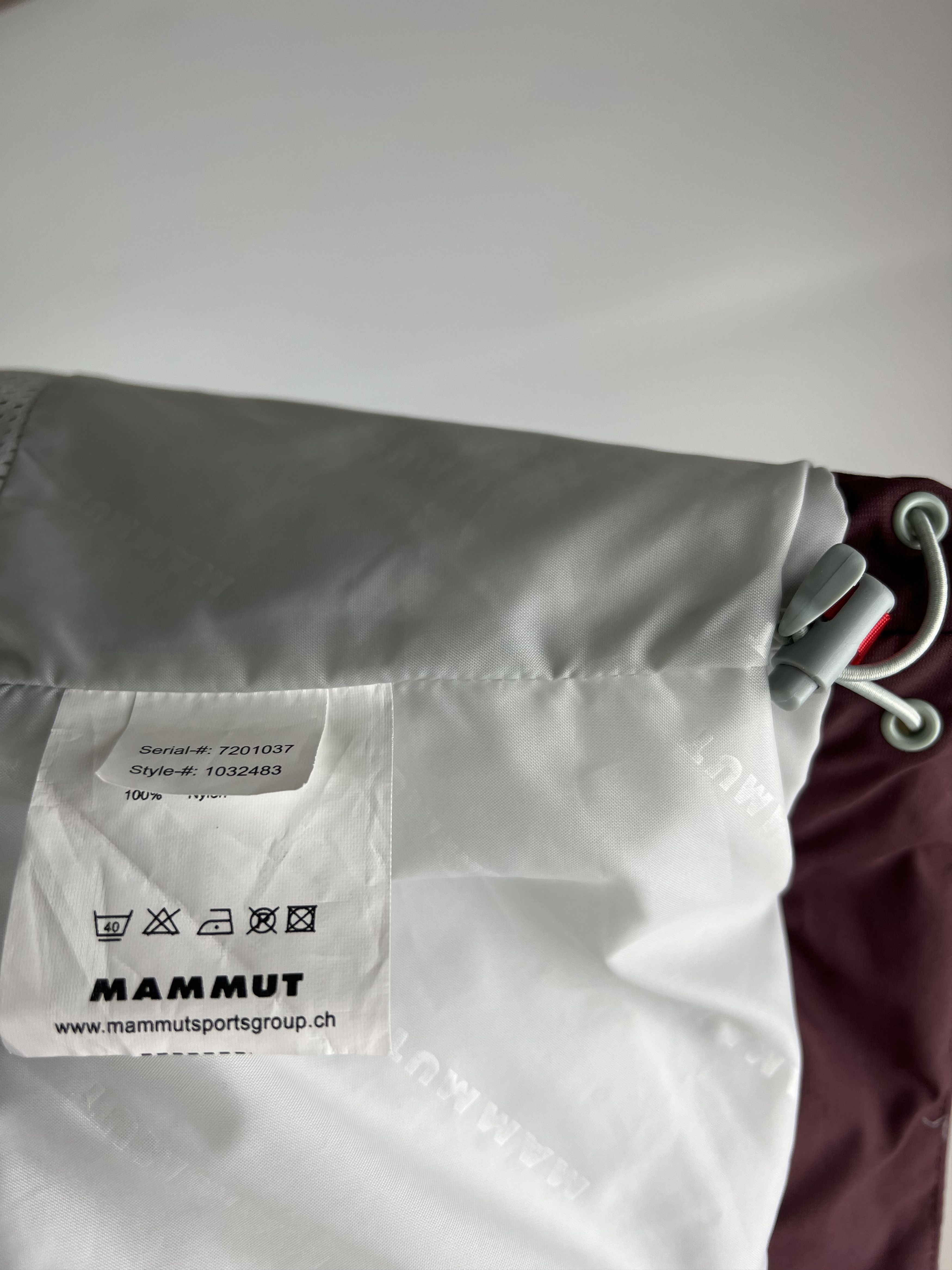 Mammut Mammut Dry Tech Waterproof Hooded Jacket Size XS Size XS / US 0-2 / IT 36-38 - 14 Thumbnail