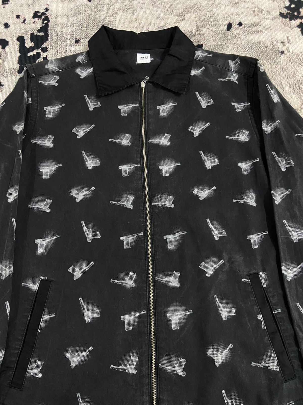 Takeo Kikuchi 🔥2000s Takeo Kikuchi Gun Print Zip Jacket Size US M / EU 48-50 / 2 - 3 Thumbnail