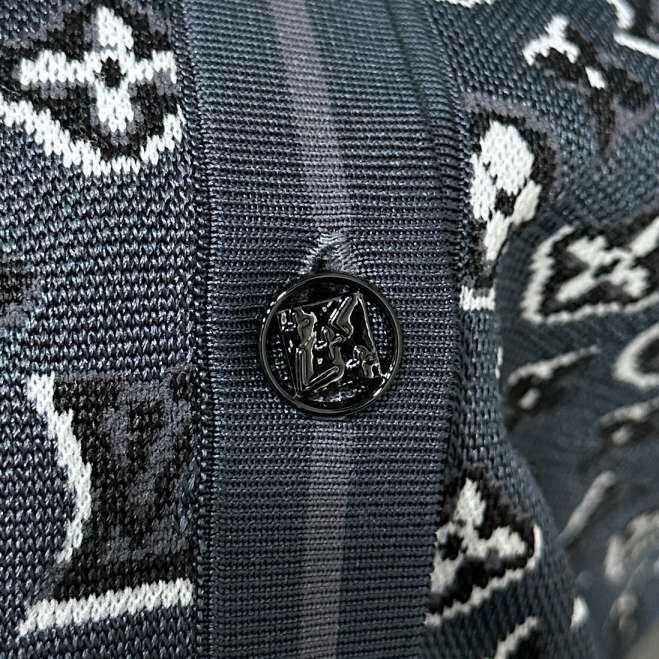 Louis Vuitton Louis Vuitton Knitted Cardigan with Pattern -2505 Size US XS / EU 42 / 0 - 4 Thumbnail