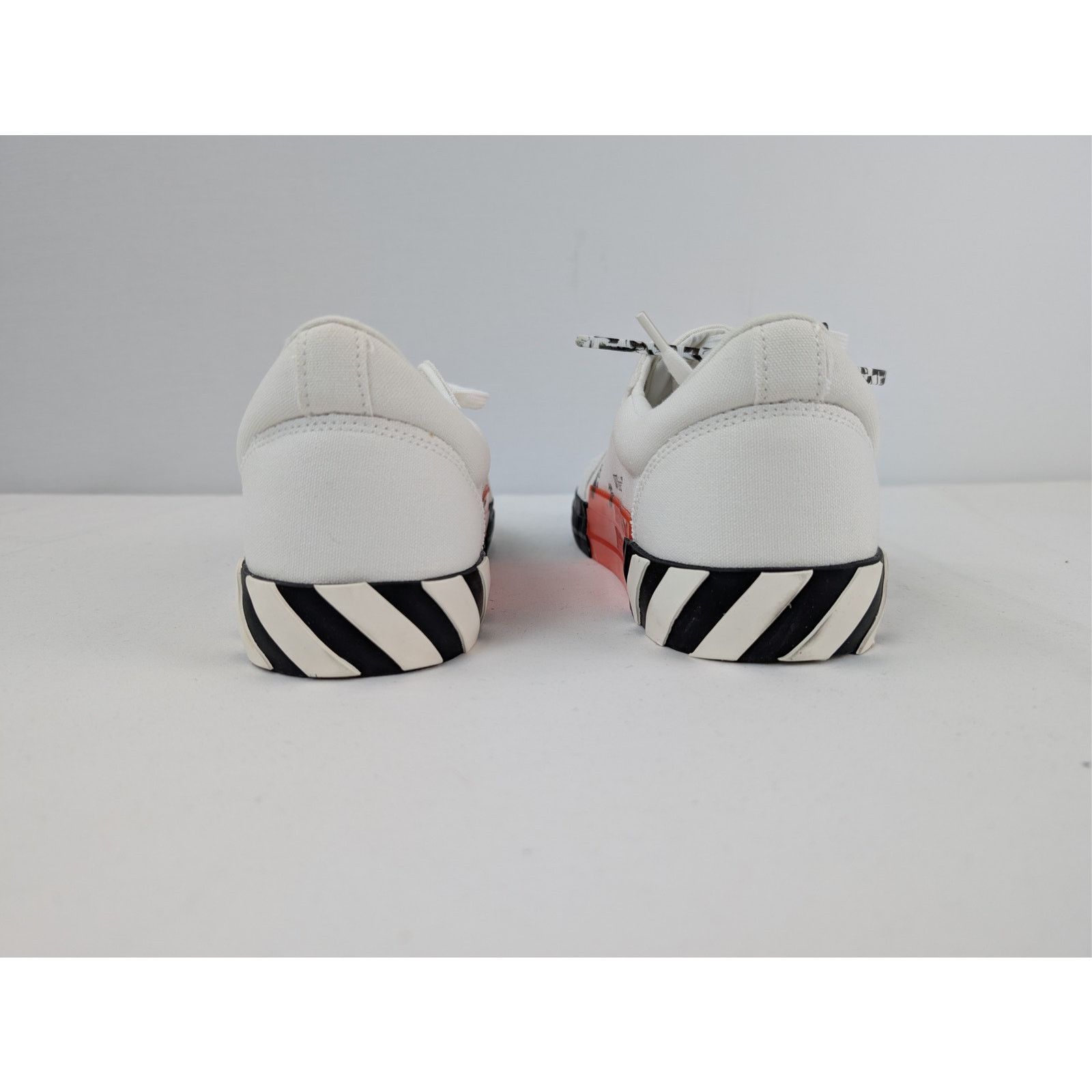 Off-White o1rshd1 Low Vulcanized Canvas Sneakers in White / Black Size US 12 / EU 45 - 11 Thumbnail