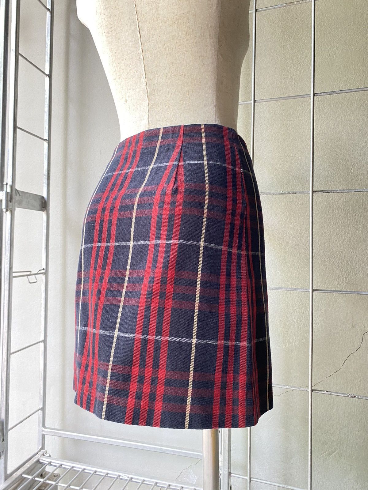 Burberry Burberry Y2K red nova check skirt Size 24" / US 00 / IT 34 - 14 Thumbnail