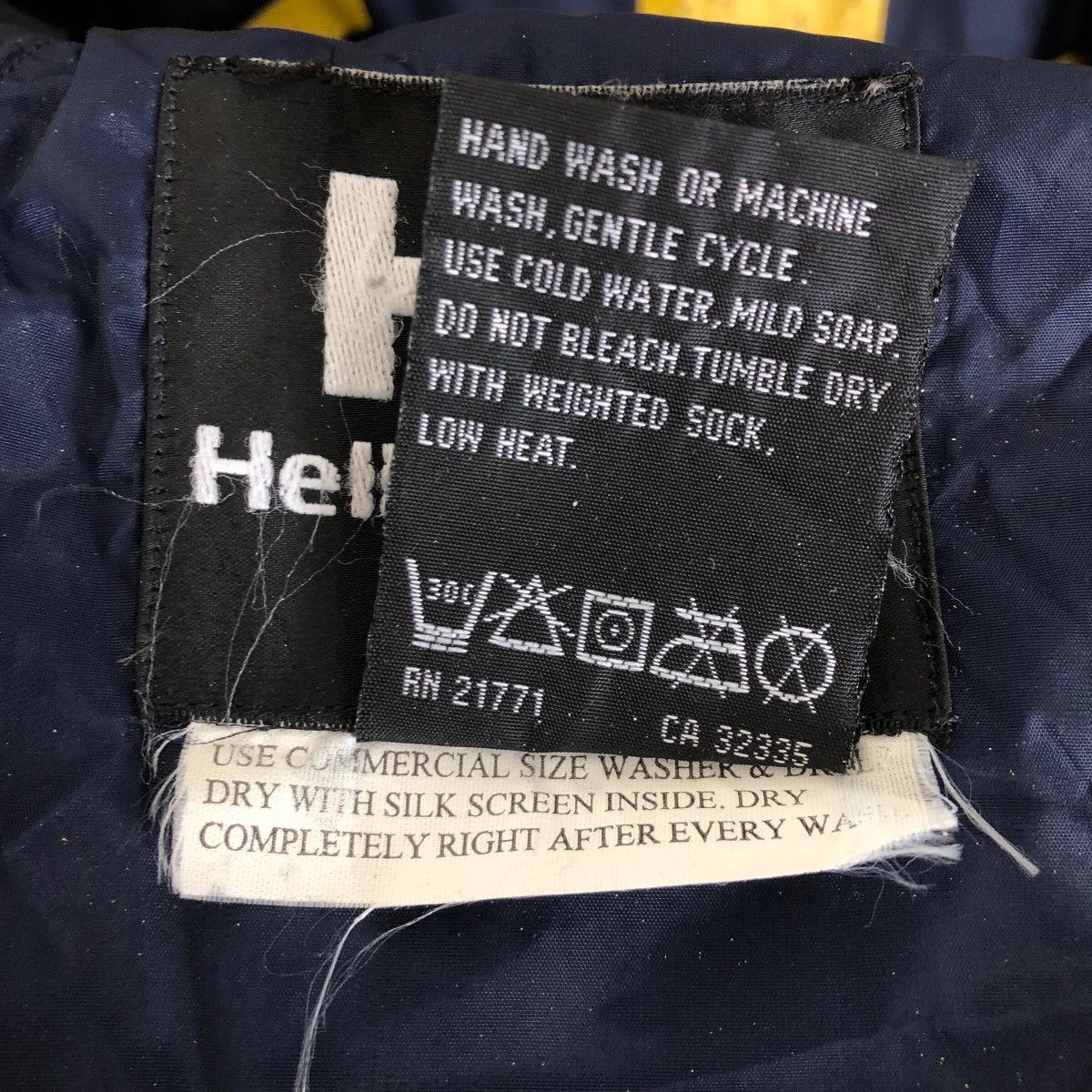 Helly Hansen Vintage Helly Hansen Urban Reversible Down Jacket Big Logo Size US L / EU 52-54 / 3 - 18 Thumbnail