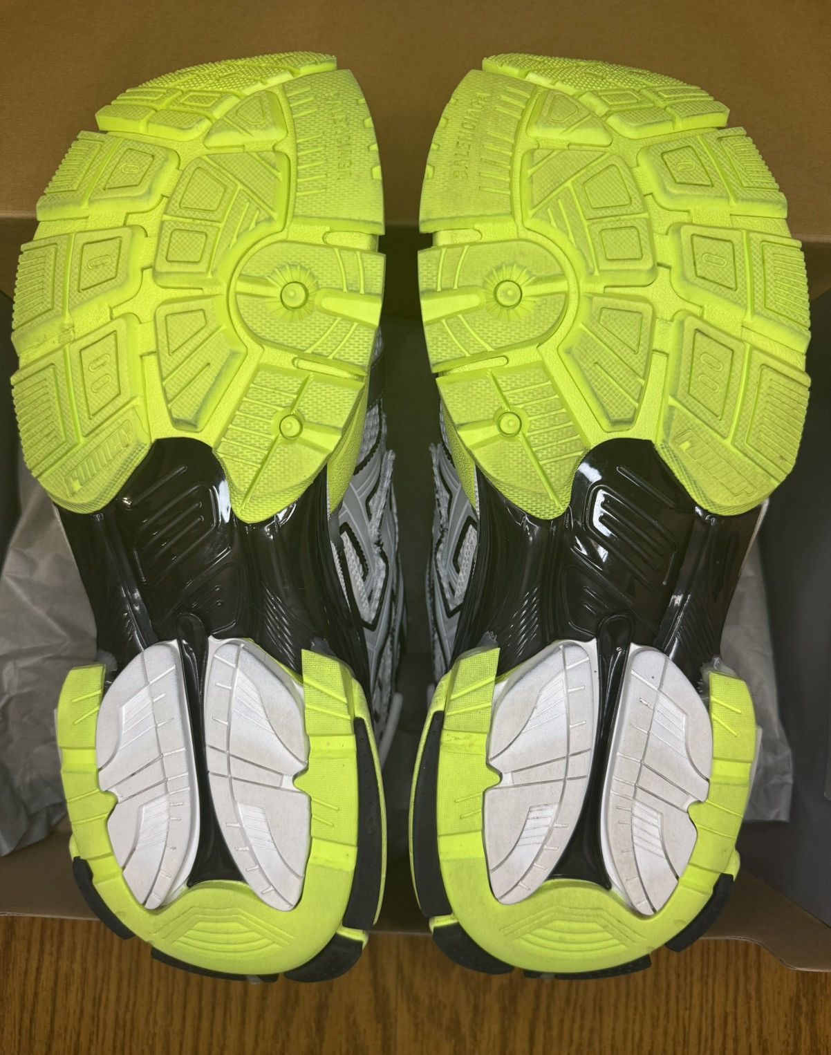 Balenciaga Balenciaga Runner Sneaker (White/Black/Fluo Yellow) Size US 12 / EU 45 - 6 Thumbnail