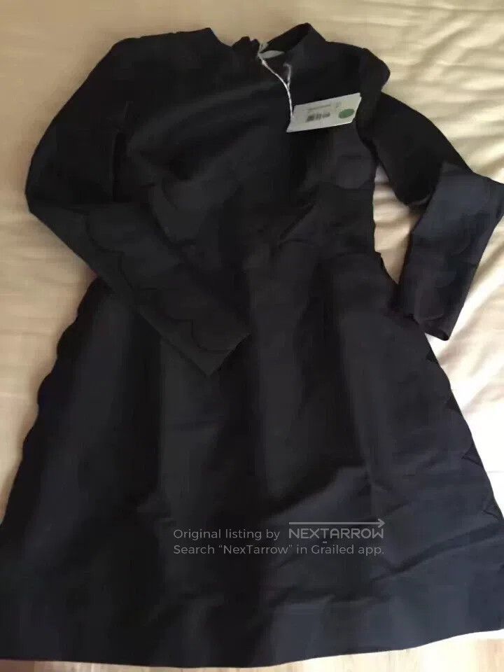 Valentino Valentino dress Size M / US 6-8 / IT 42-44 - 2 Thumbnail
