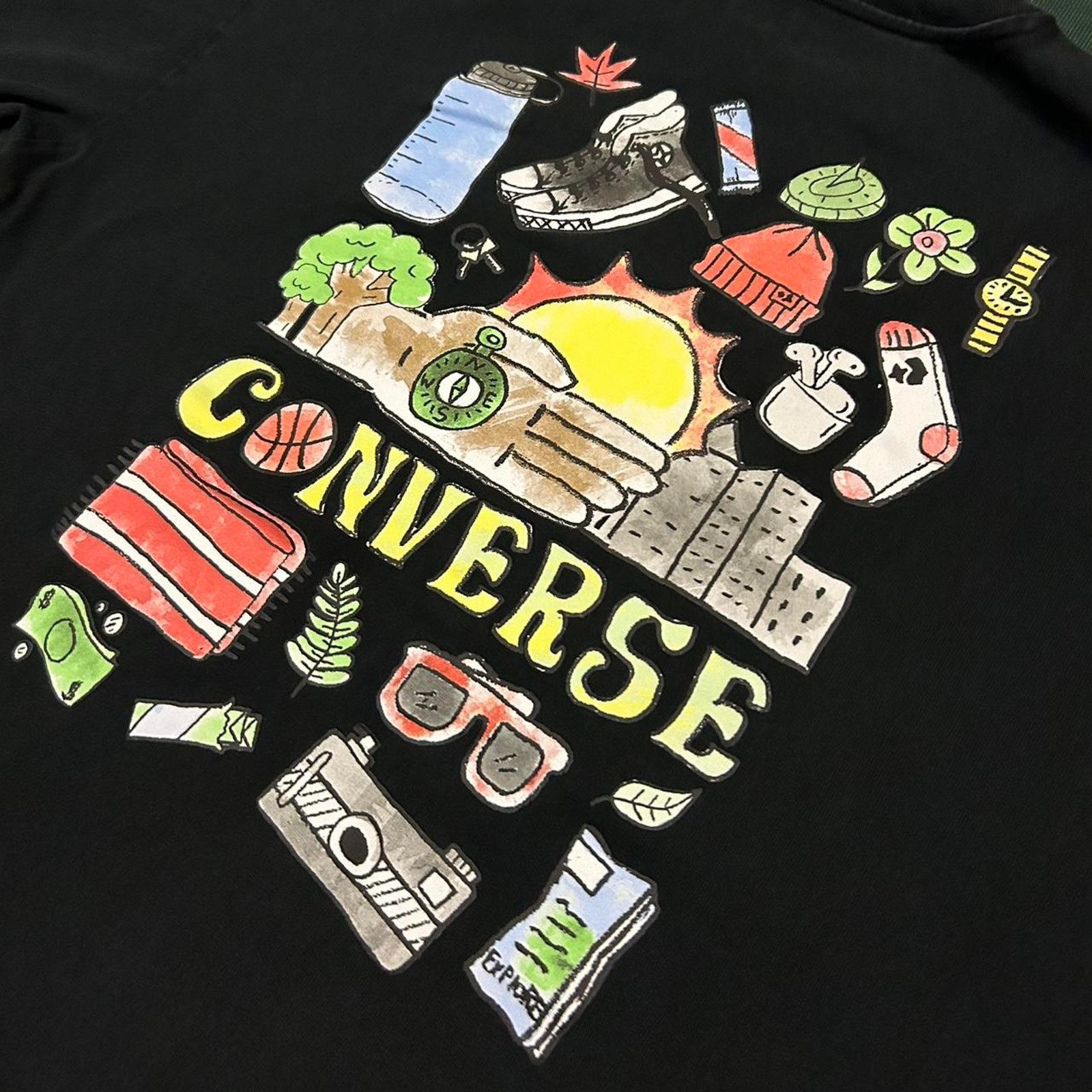 Converse Converse oversized graffiti t shirt Size US L / EU 52-54 / 3 - 4 Thumbnail