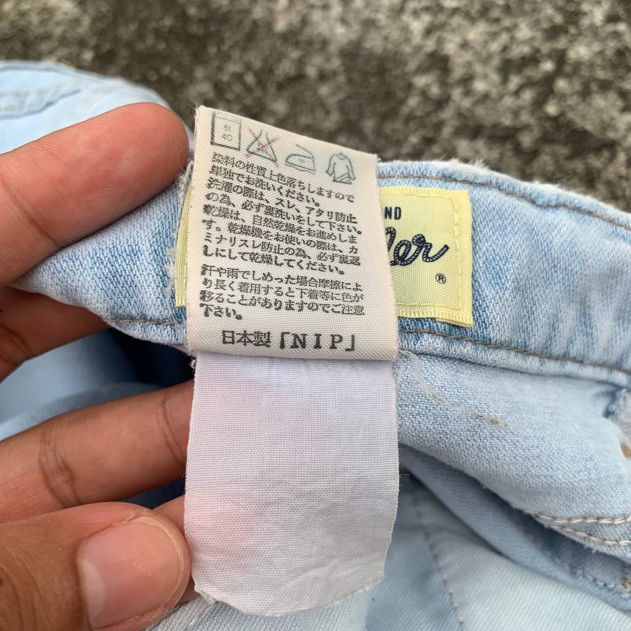Wrangler Vintage Wrangler Jeans Light Wash Denim Japanese Brand Size US 31 - 8 Thumbnail