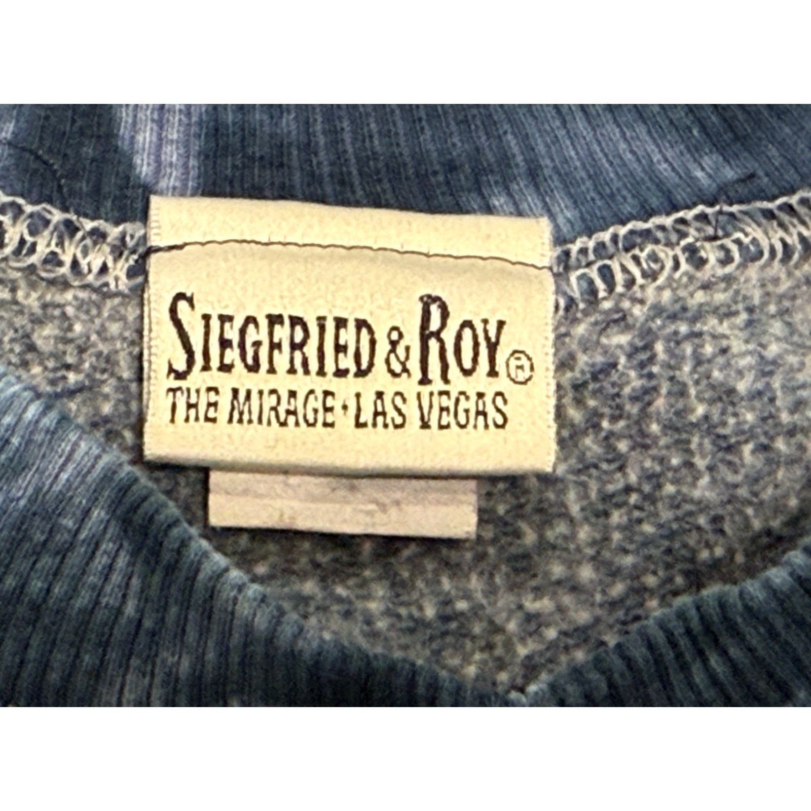 Vintage VINTAGE Siegfried & Roy Shirt Long Sleeve Tie Dye White Tiger The Mirage LAS VEGAS Sz M Blue Mens Size US M / EU 48-50 / 2 - 4 Thumbnail