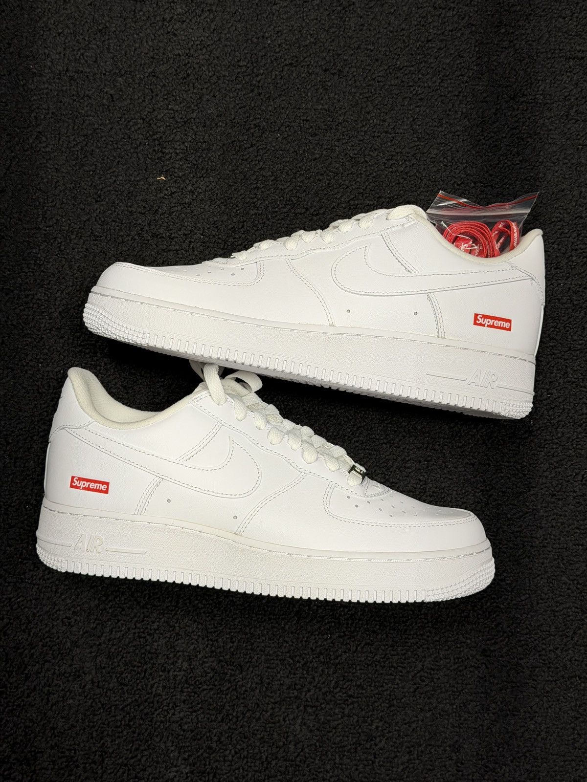 Nike × Supreme DS Supreme x Nike Air Force 1 White Low Tops size 8 Size US 8 / EU 41 - 1 Thumbnail