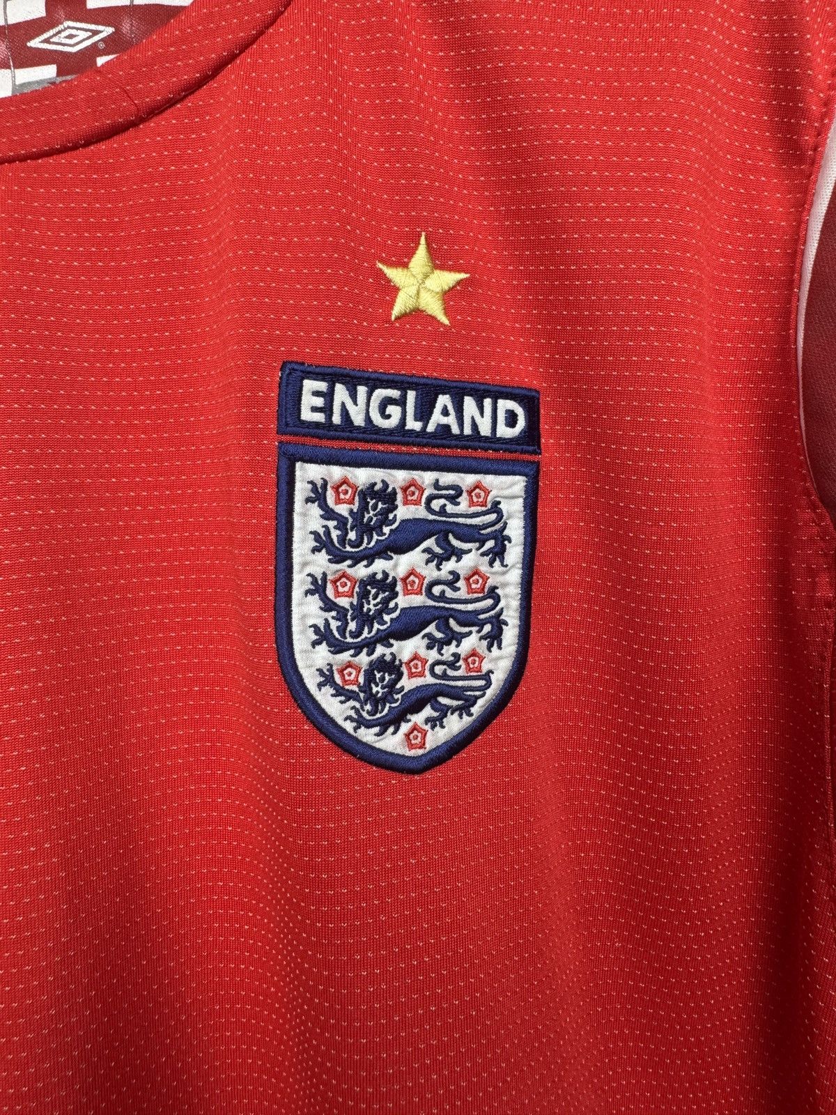 Umbro Umbro England 2004 2006 away soccer jersey football shirt Size US L / EU 52-54 / 3 - 4 Thumbnail
