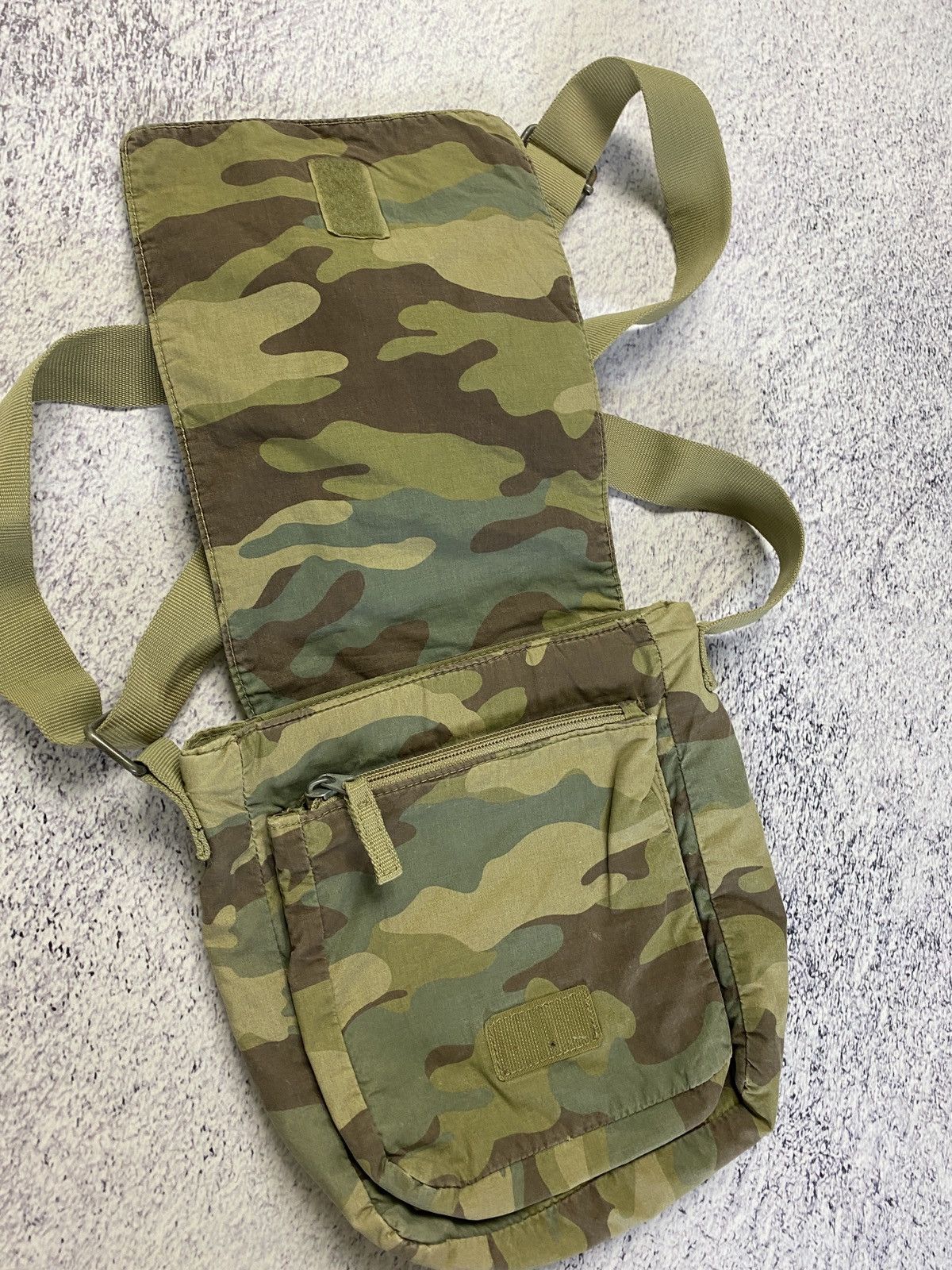 Japanese Brand Vintage Military Nylon Messenger Shoulder Bag Camo Y2k Size ONE SIZE - 6 Thumbnail