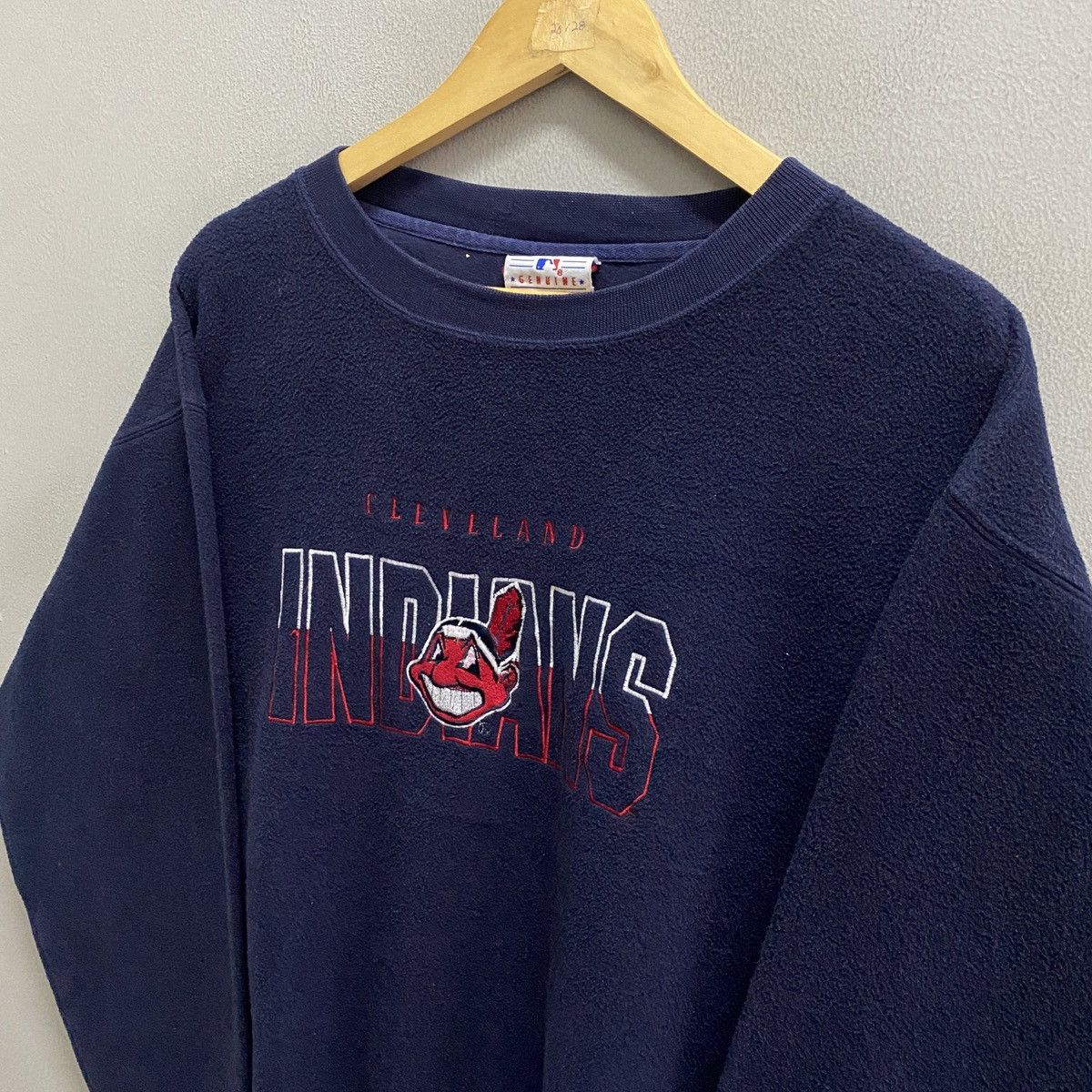 Vintage Vintage 90's Cleveland Indians Embroidered Logo Sweatshirt Size US L / EU 52-54 / 3 - 3 Thumbnail