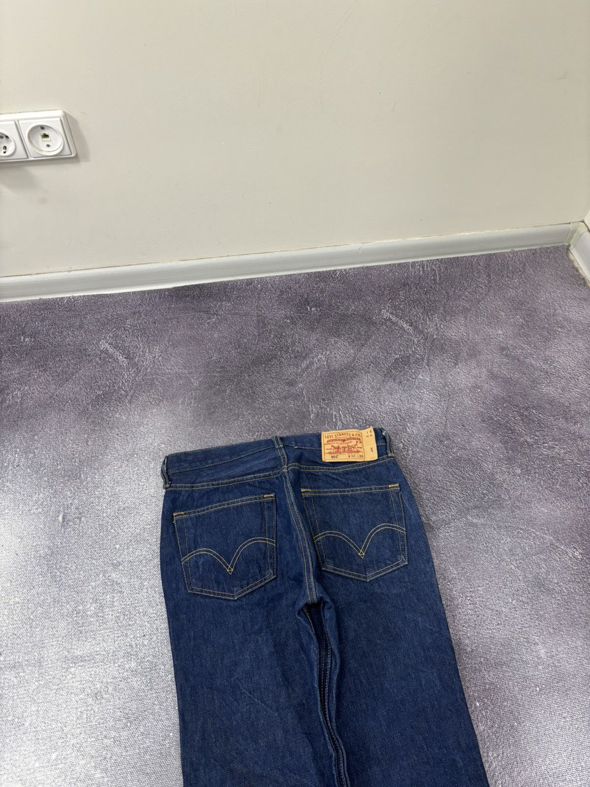 Levi's Vintage Levi’s 501 Straight Leg Button-Fly Blue Denim Jeans Size US 32 / EU 48 - 4 Thumbnail