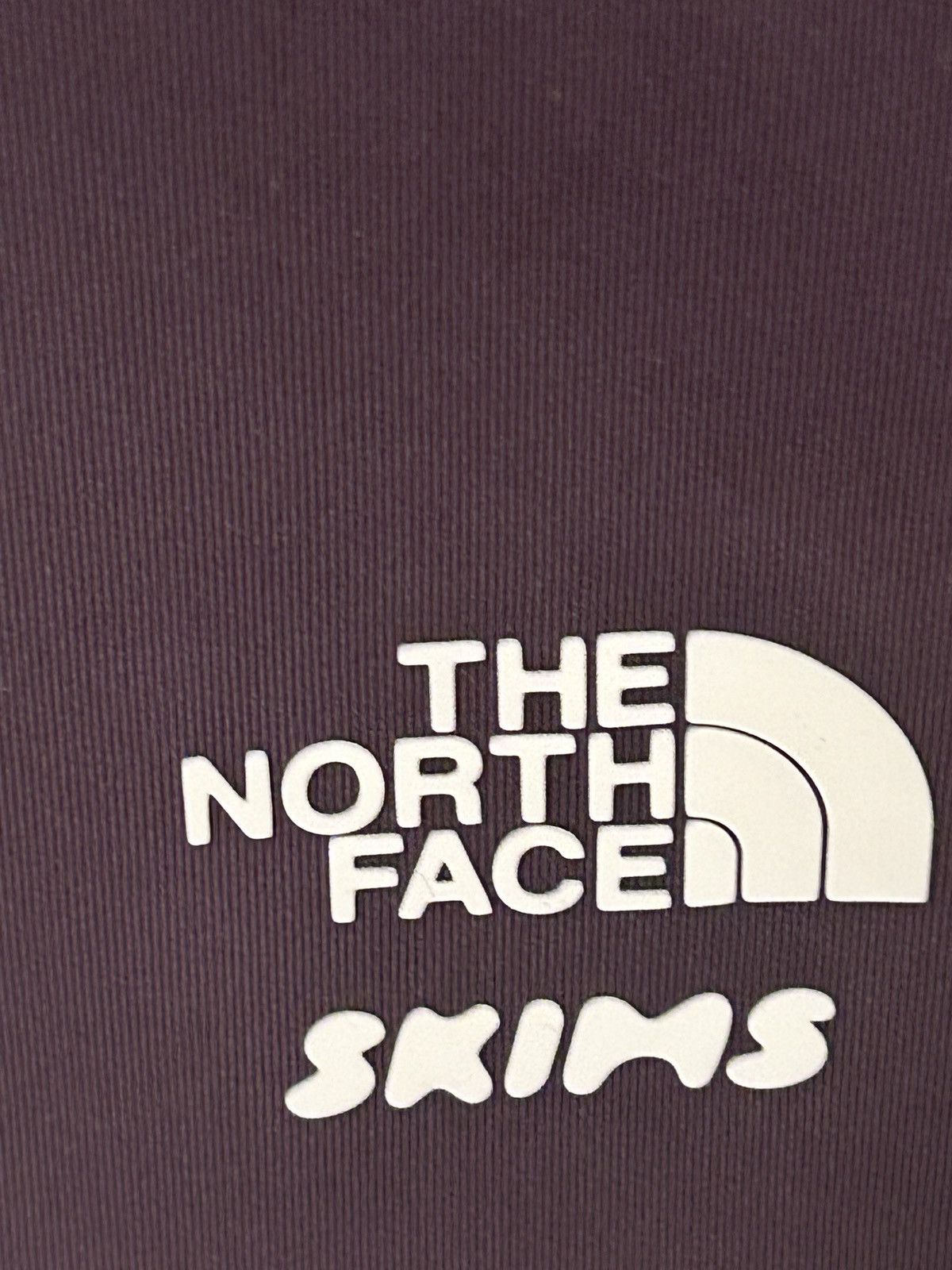 SKIMS TNF X Skims Leggings SK Phoenix X SMALL New Size 25" / US 0 / IT 36 - 4 Thumbnail