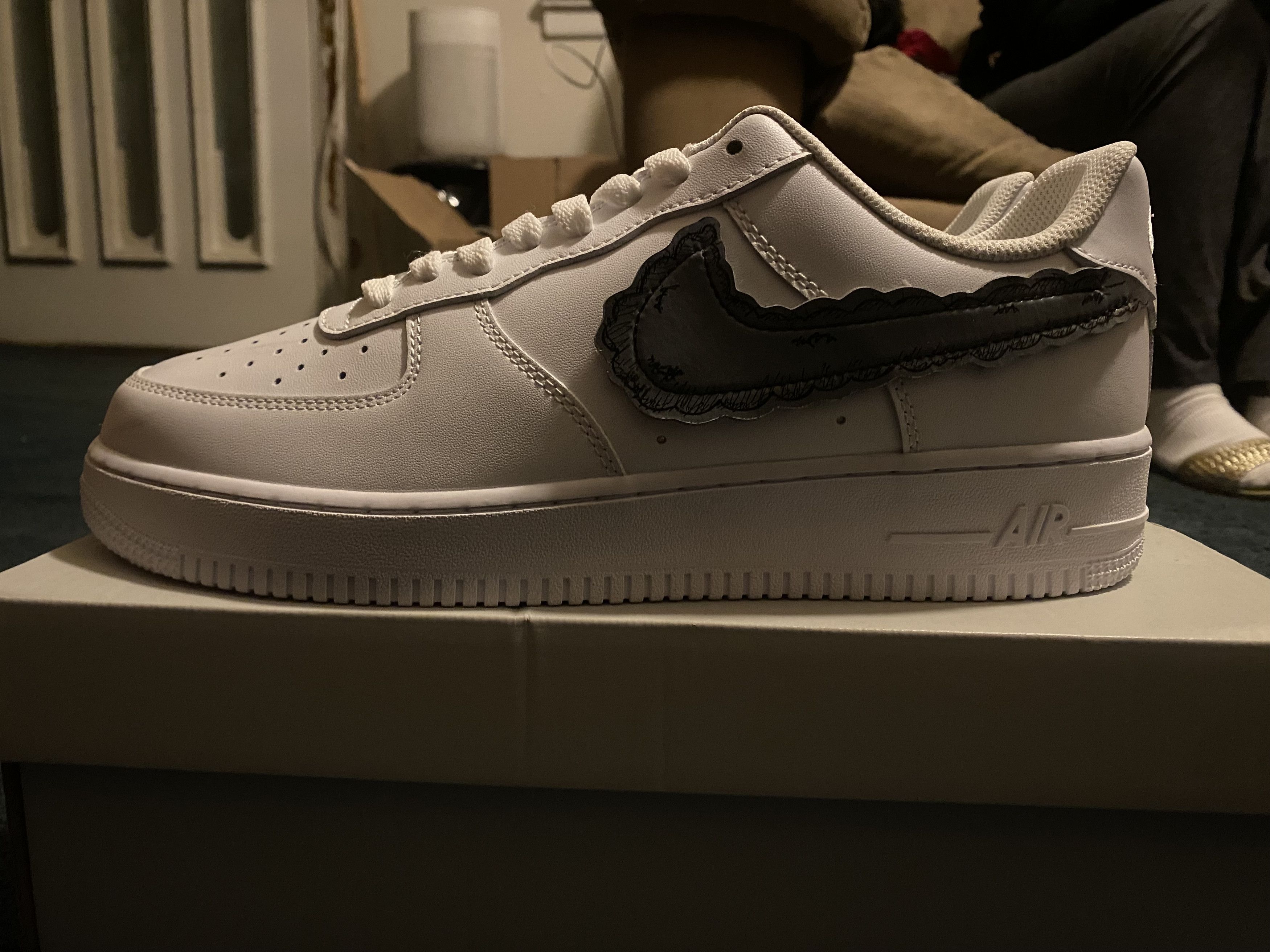 Nike Nike X Kaws Sky High Farm Workwear Edition White Size 11 Size US 11 / EU 44 - 8 Thumbnail