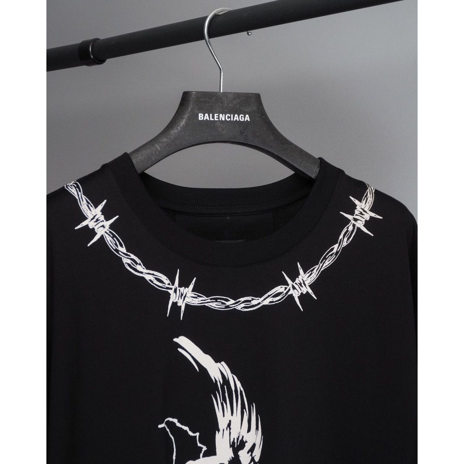 Givenchy Givenchy barbed black gothic printed tee oversized shirt Size US L / EU 52-54 / 3 - 4 Thumbnail