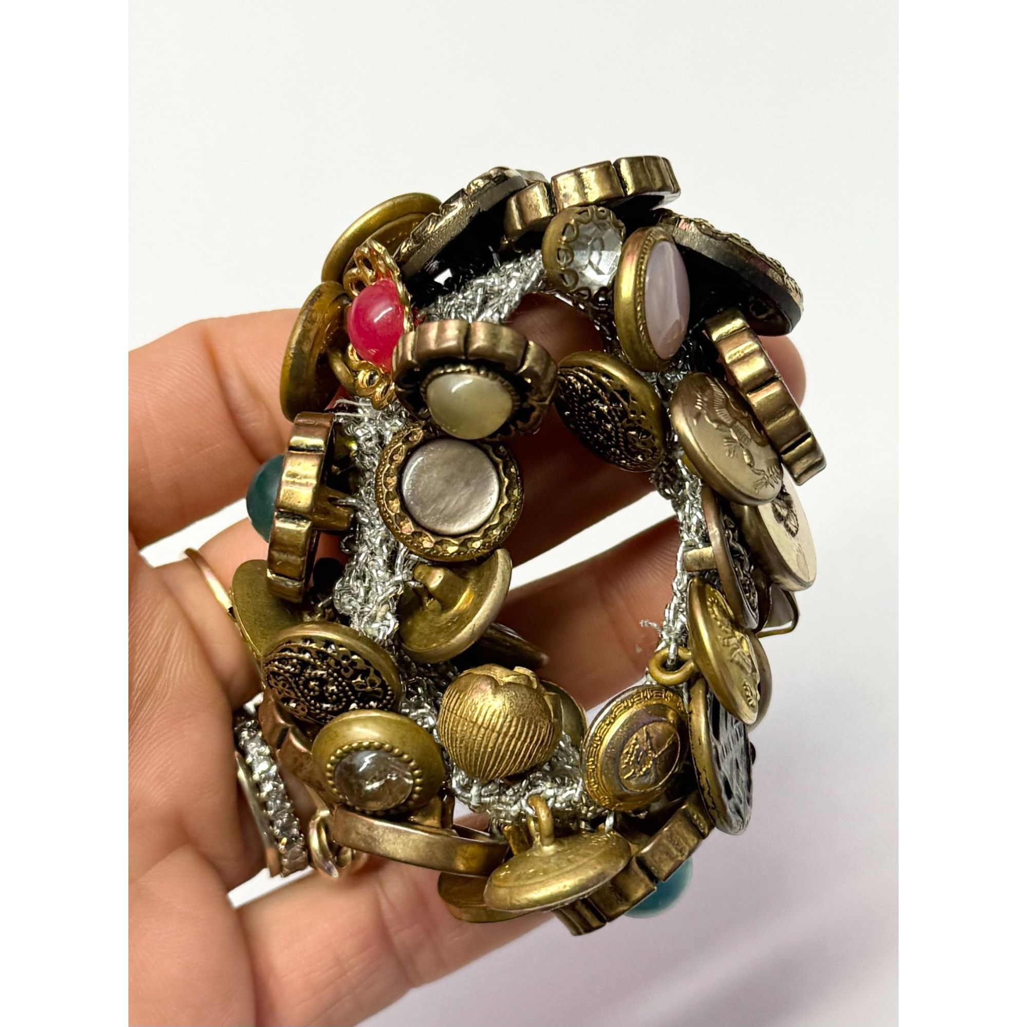 Vintage Vintage estate button charm handmade stretch bracelet Size ONE SIZE - 6 Thumbnail