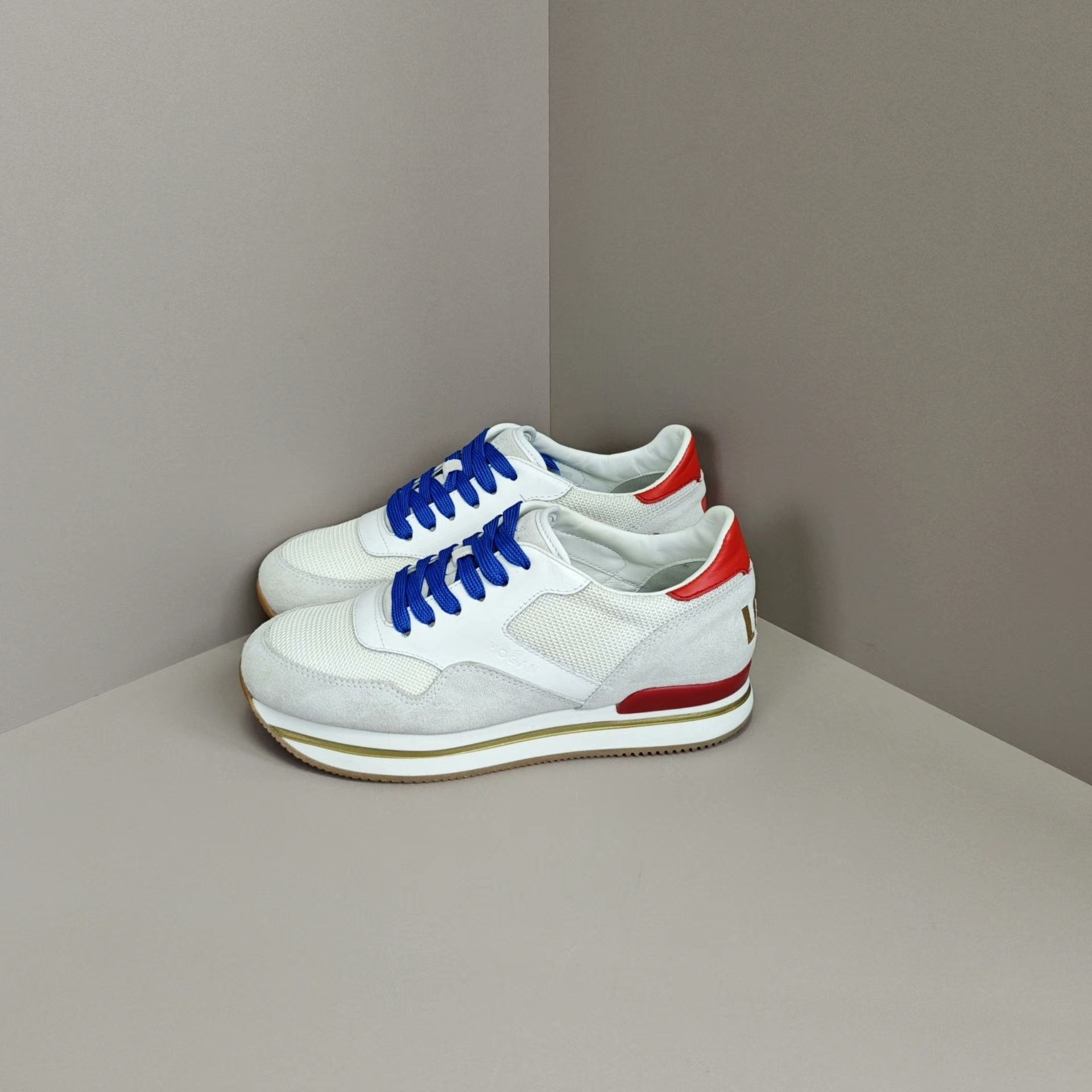Hogan Hogan Retro Lowtop Sneakers us_7 Women Size US 7 / IT 37 - 1 Thumbnail