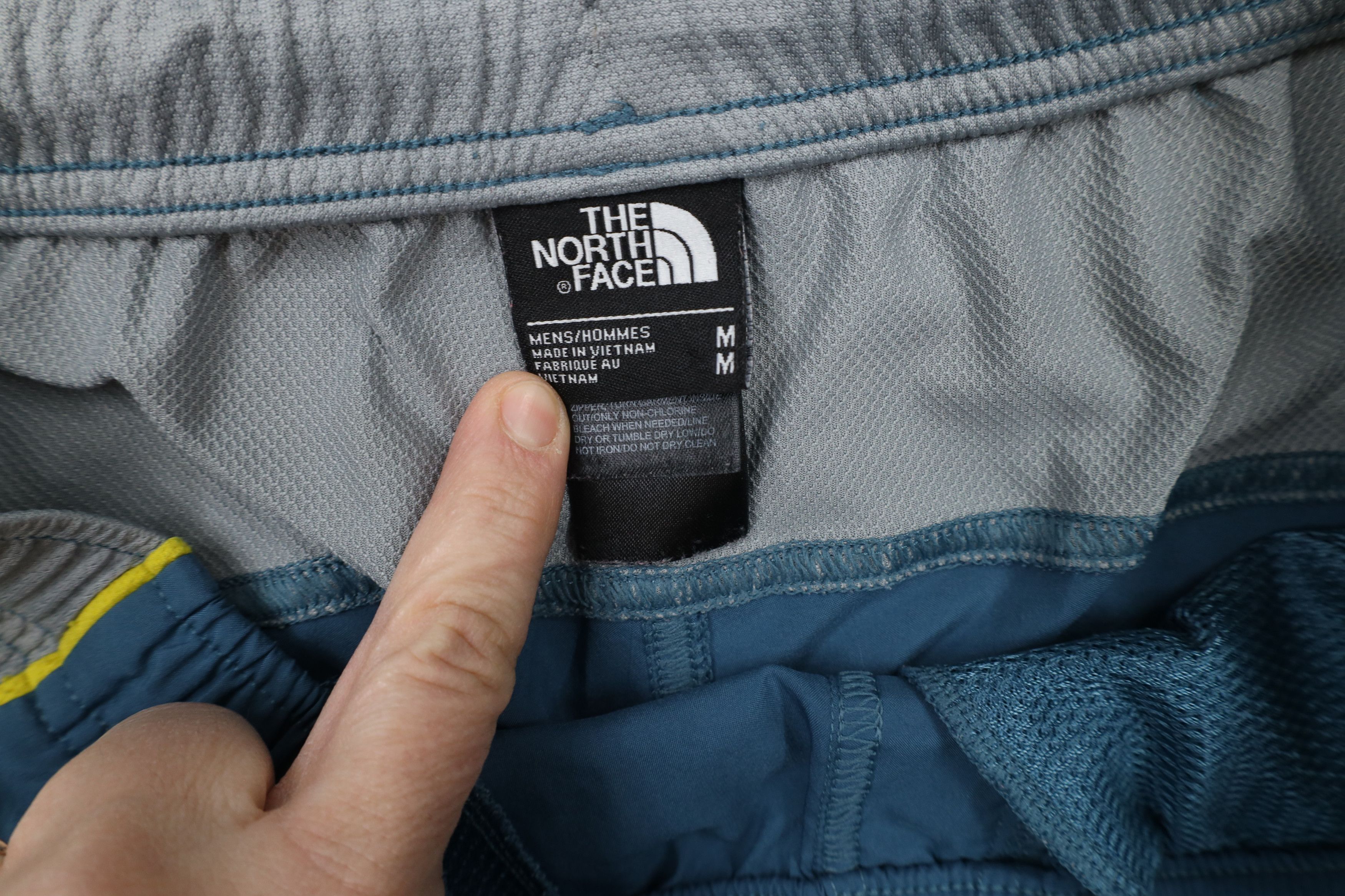 The North Face × Vintage Vintage Y2K The North Face Reflective Above Knee Shorts Size US 32 / EU 48 - 8 Thumbnail