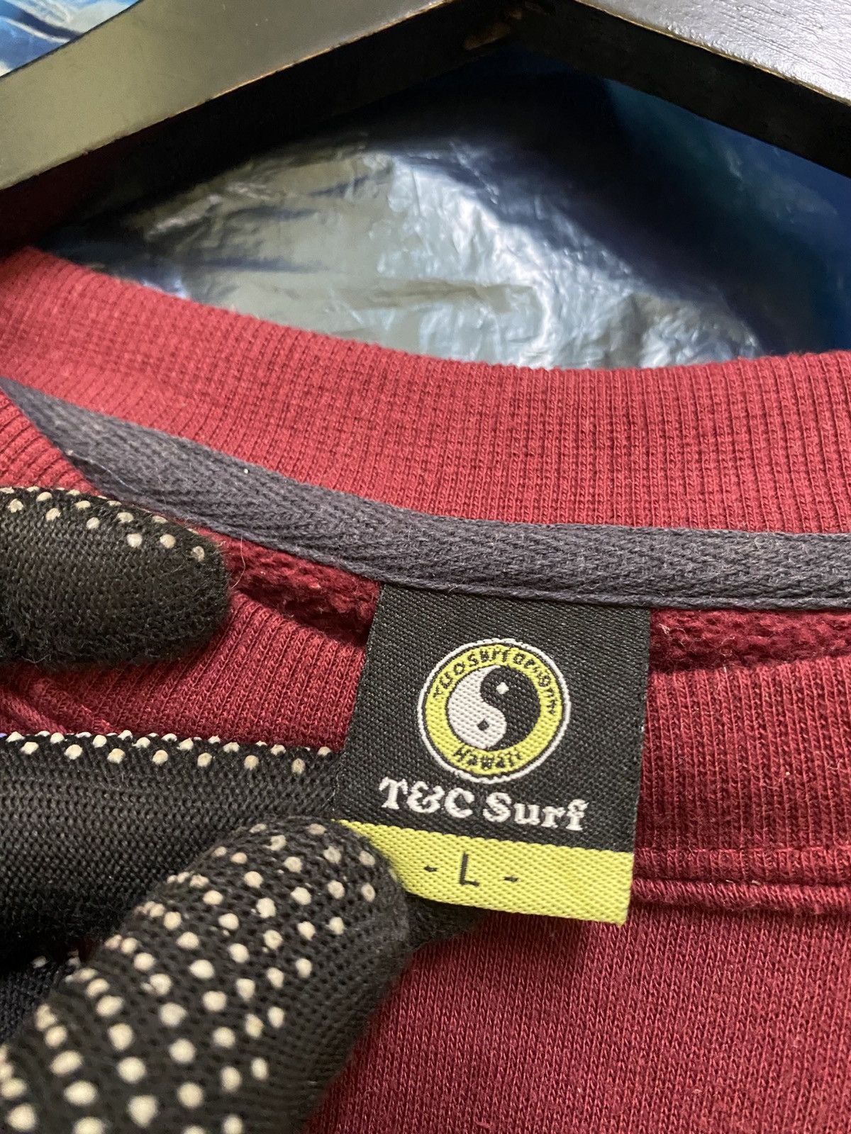 Vintage Vintage Y2K T&C Surf Hawaii Maroon Sweatshirt Crewneck Size US L / EU 52-54 / 3 - 5 Thumbnail