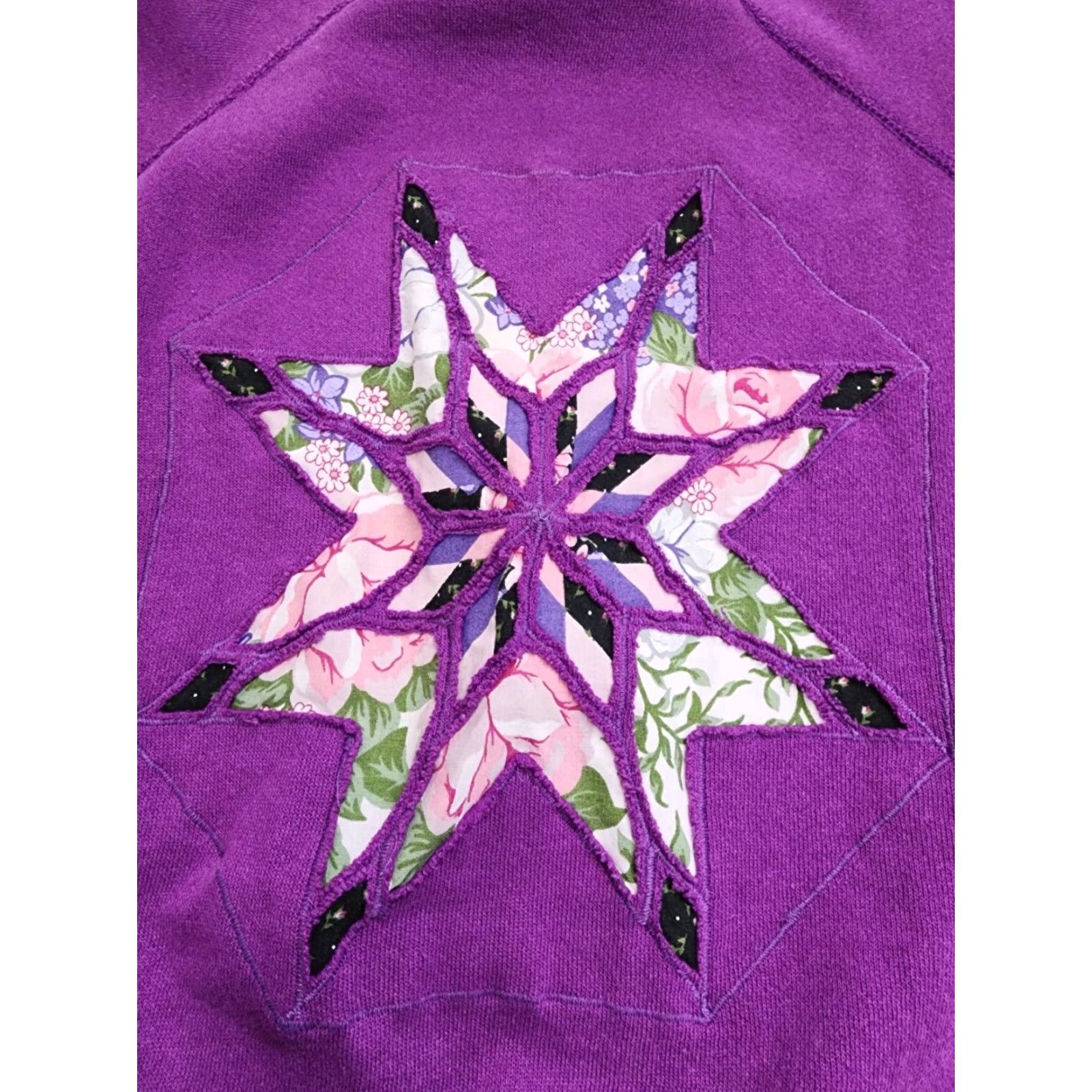 Tultex VINTAGE Tultex Floral Quilted Pattern Womens XL Purple Sweatshirt Size XL / US 12-14 / IT 48-50 - 4 Thumbnail