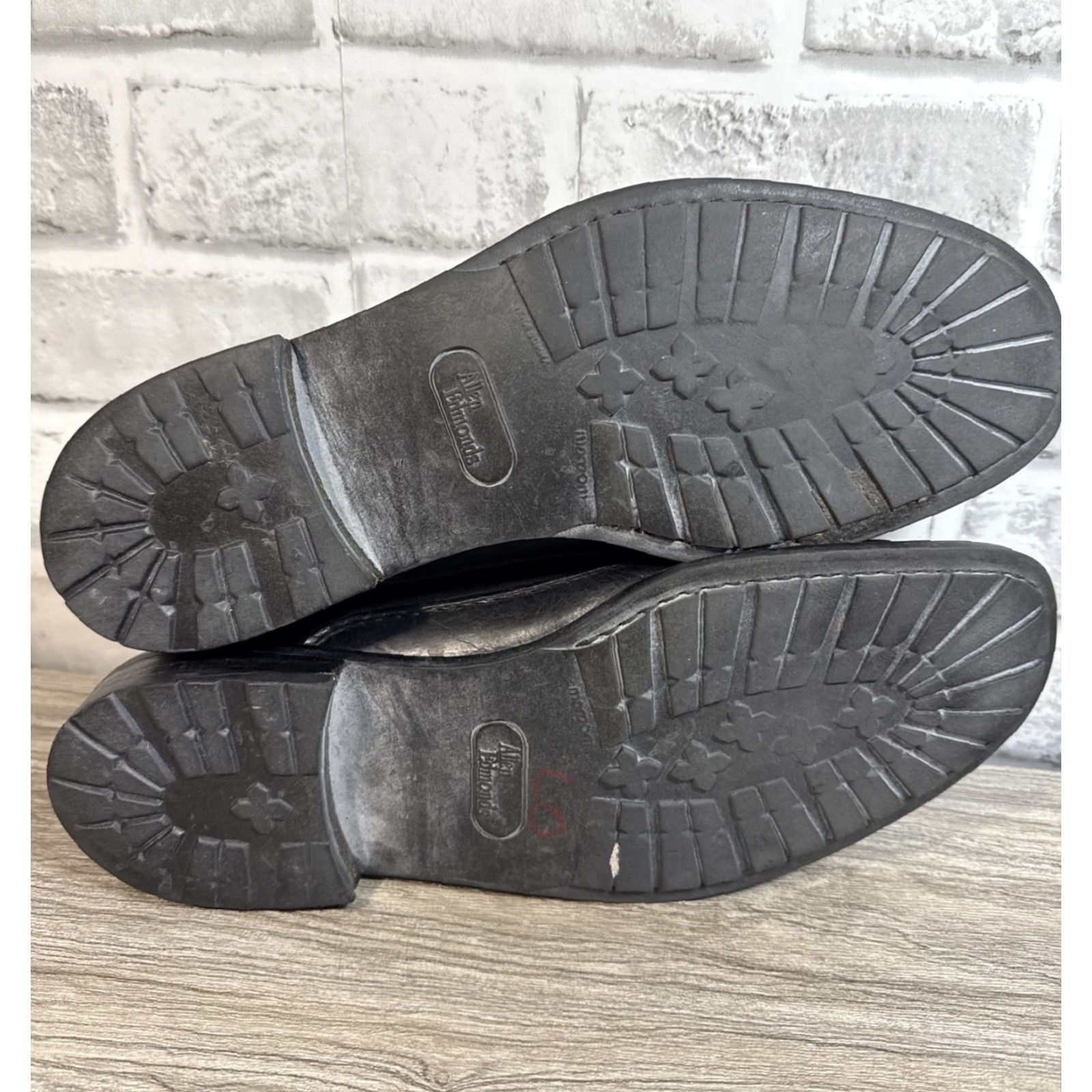 Allen Edmonds Allen Edmonds Merano Black Slip On Loafers Mens 9.5 D Dress Shoes Leather Modern Classic Mens Shoes Black Size US 10 / EU 43 - 6 Thumbnail