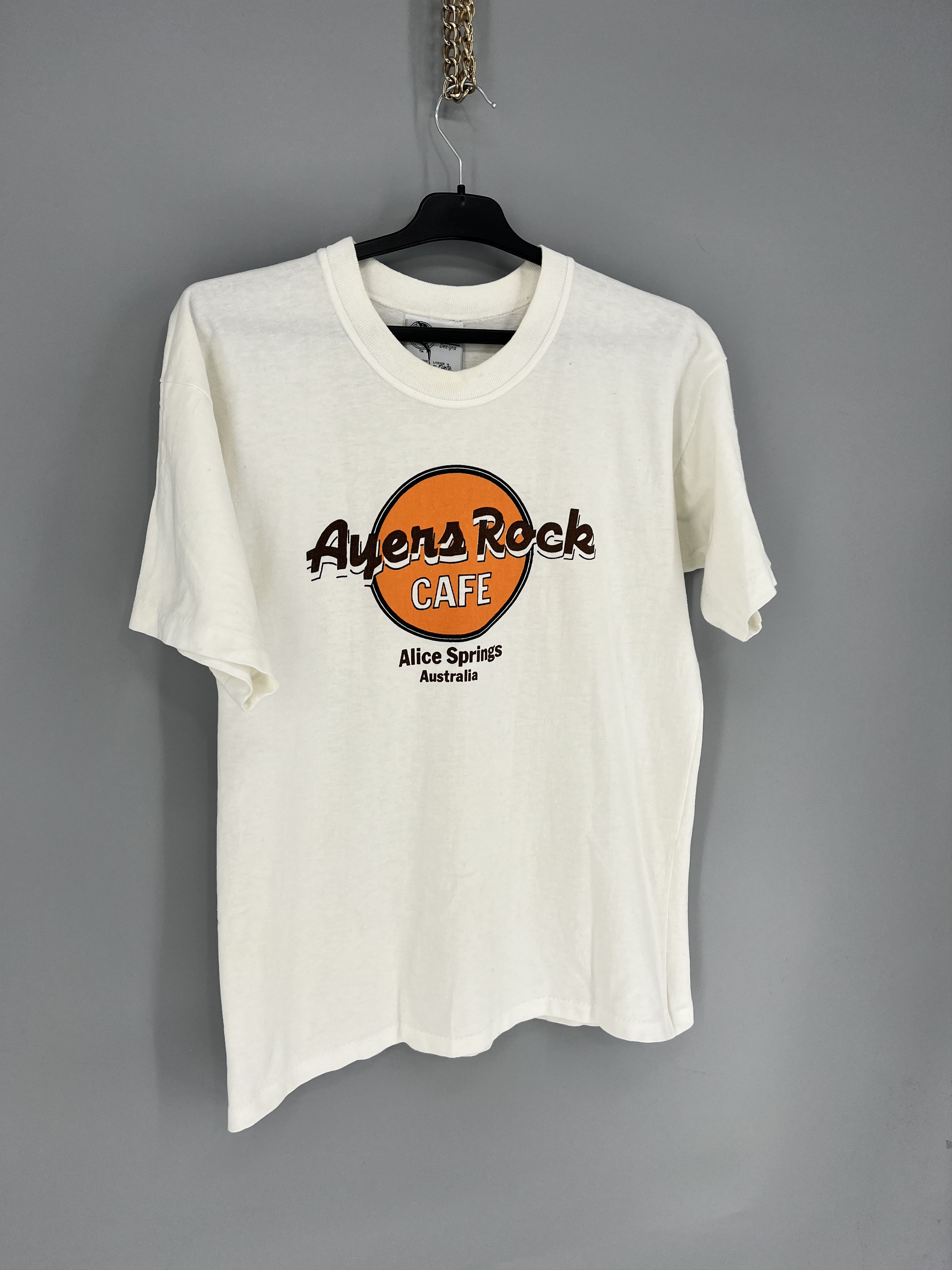 Band Tees Vintage 80s 90s Ayers Rock CAFE Alice Springs Australia Size US L / EU 52-54 / 3 - 2 Thumbnail