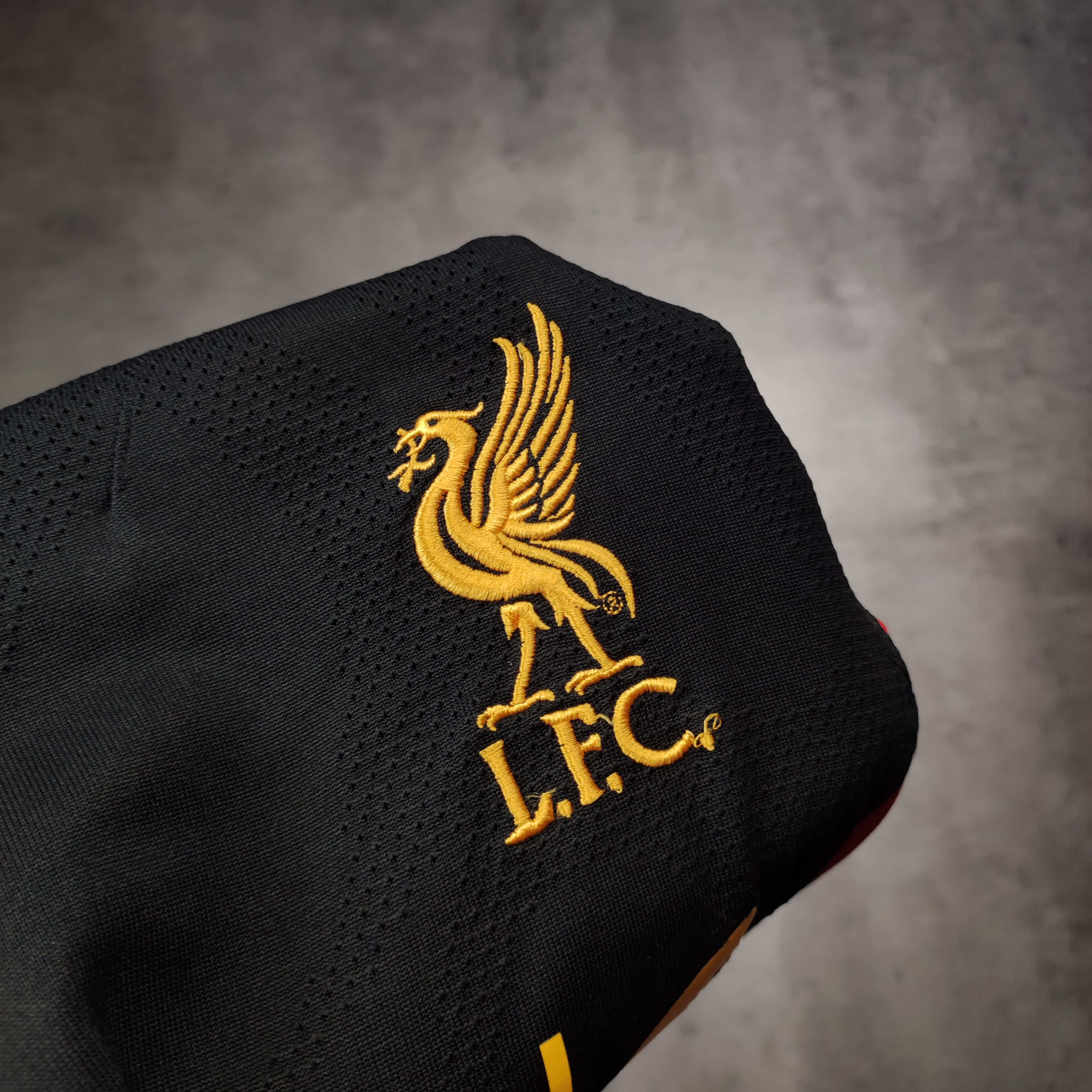 Other RARE Warrior Liverpool FC Match Football Soccer Jersey Size US S / EU 44-46 / 1 - 5 Thumbnail