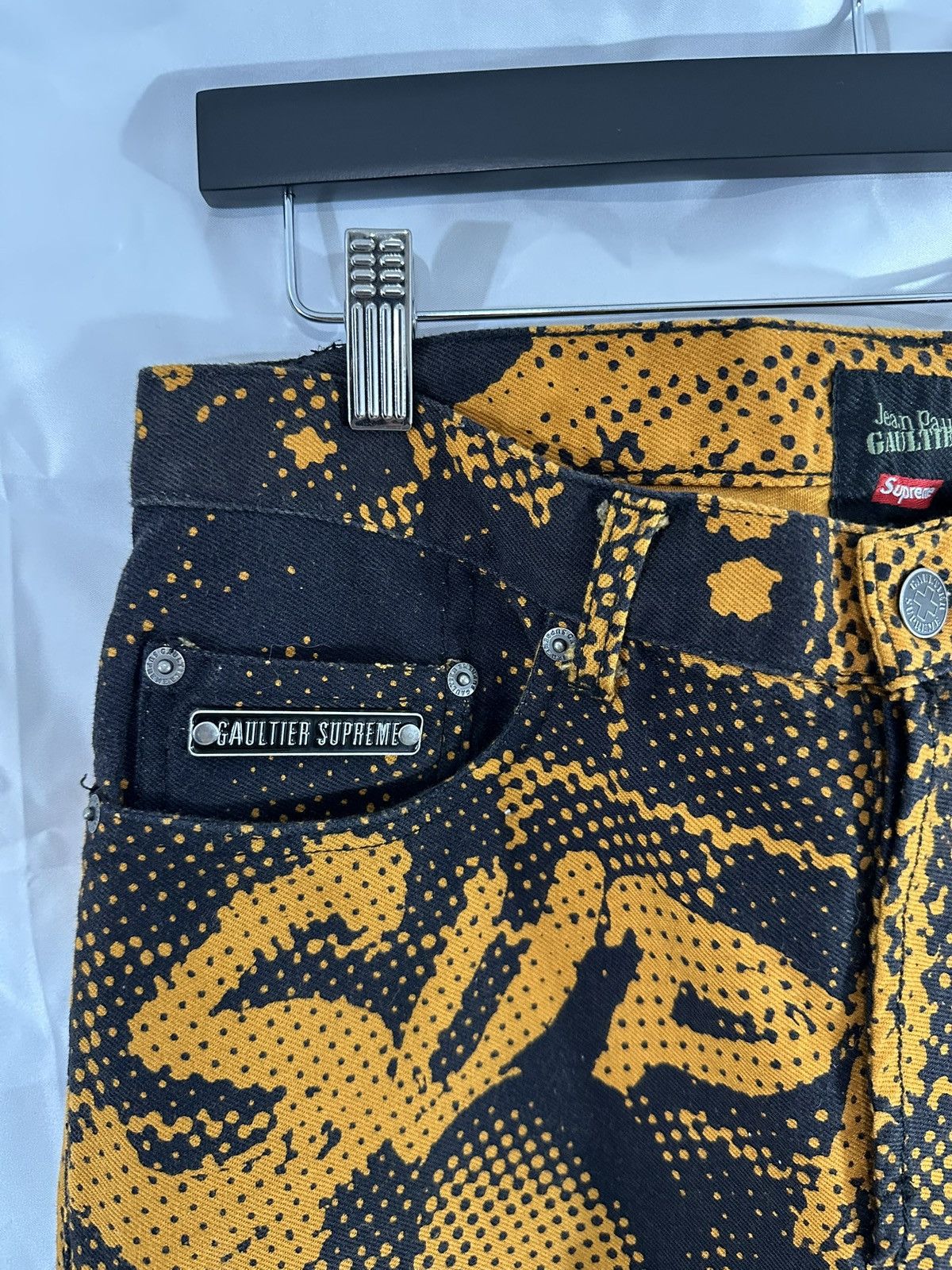 Jean Paul Gaultier × Supreme Supreme x Jean Paul Gaultier Racism Size US 30 / EU 46 - 3 Thumbnail