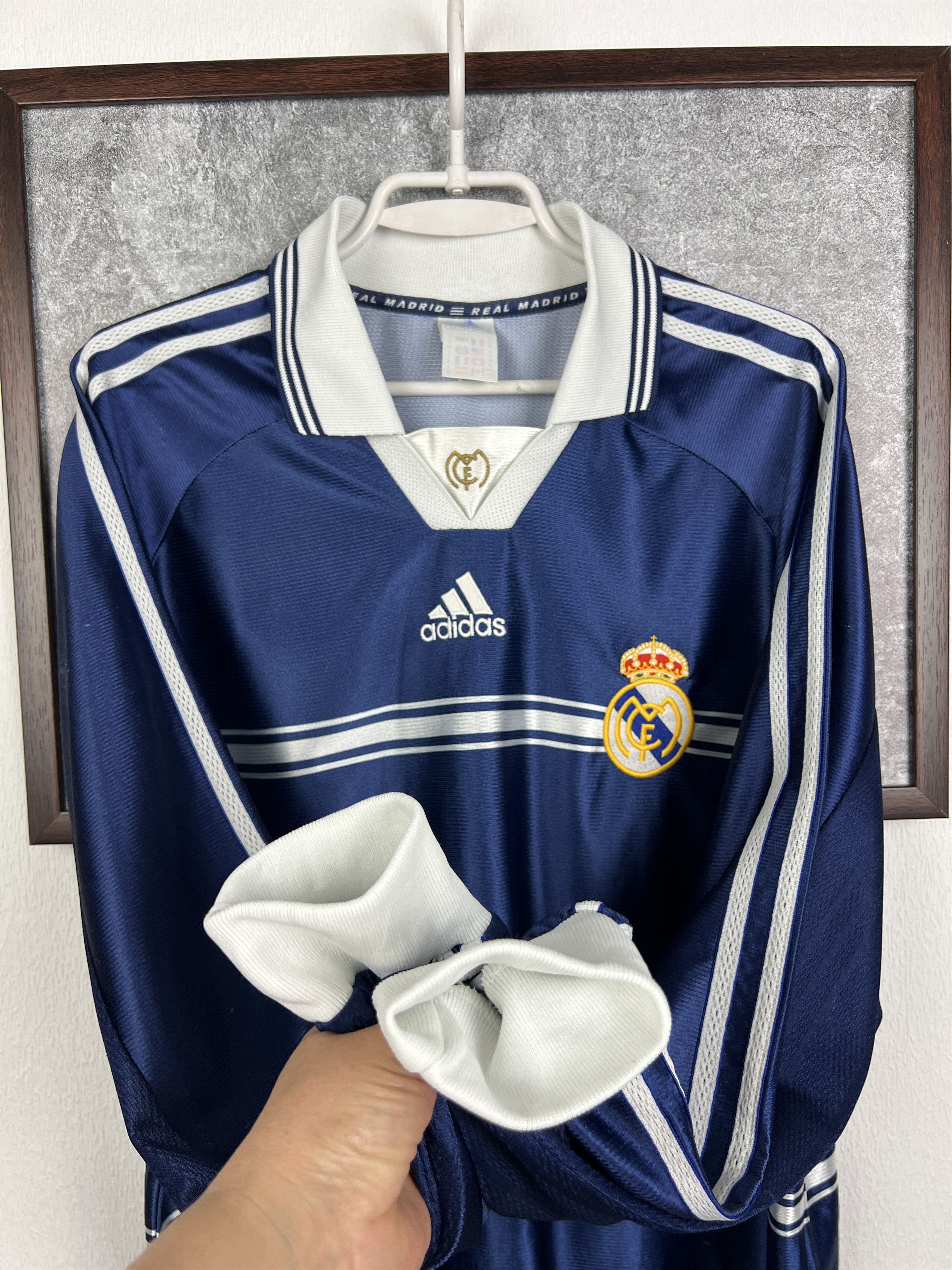 Adidas Real Madrid Away football shirt Soccer Long Sleeve Jersey Size US XL / EU 56 / 4 - 4 Thumbnail