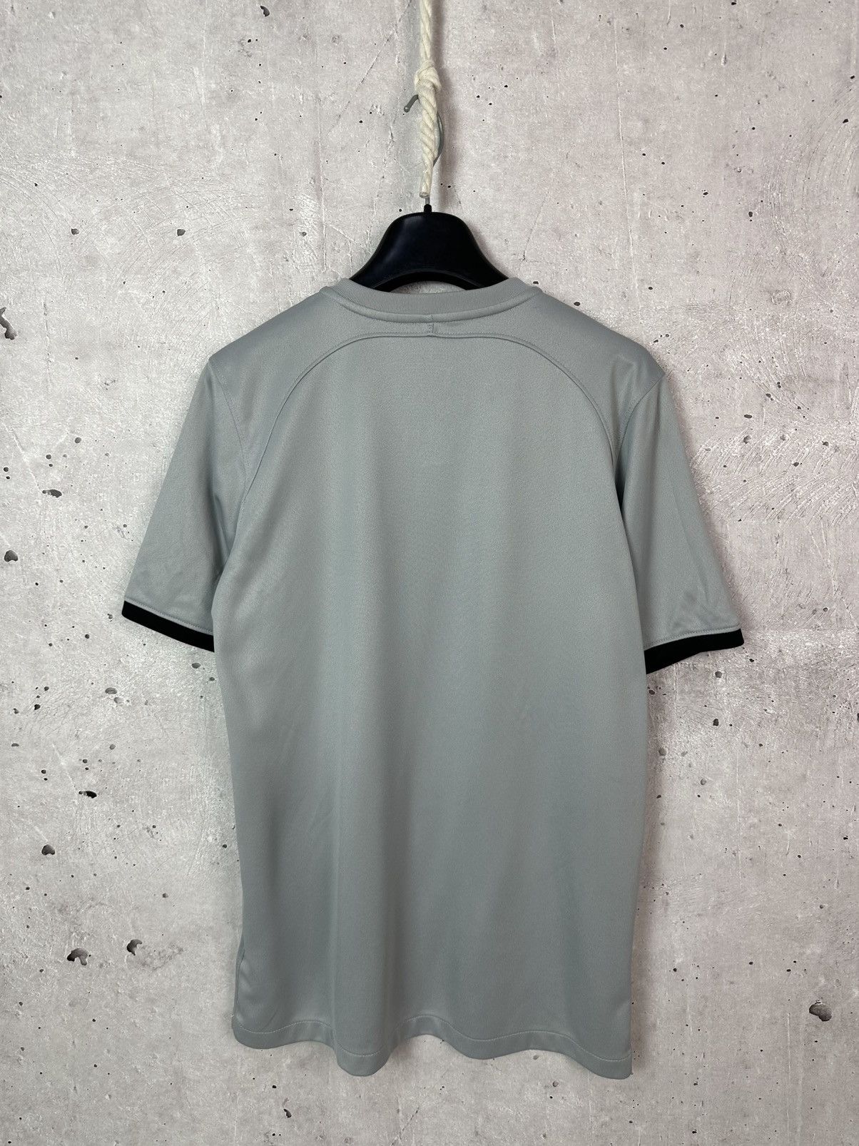 Jordan Brand Jordan PSG Paris Saint-Germain Grey Soccer Jersey Size US S / EU 44-46 / 1 - 6 Thumbnail