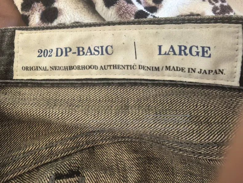 Neighborhood Neighborhood size L Jeans Size US 27 - 5 Thumbnail