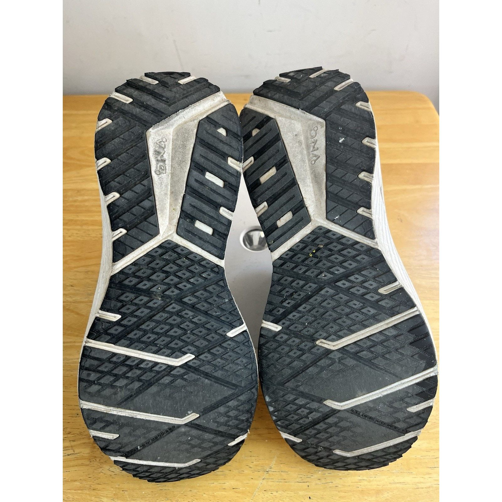 Brooks Brooks Revel 6 Men's Size 10 Running Shoes Black White Size US 10 / EU 43 - 7 Thumbnail
