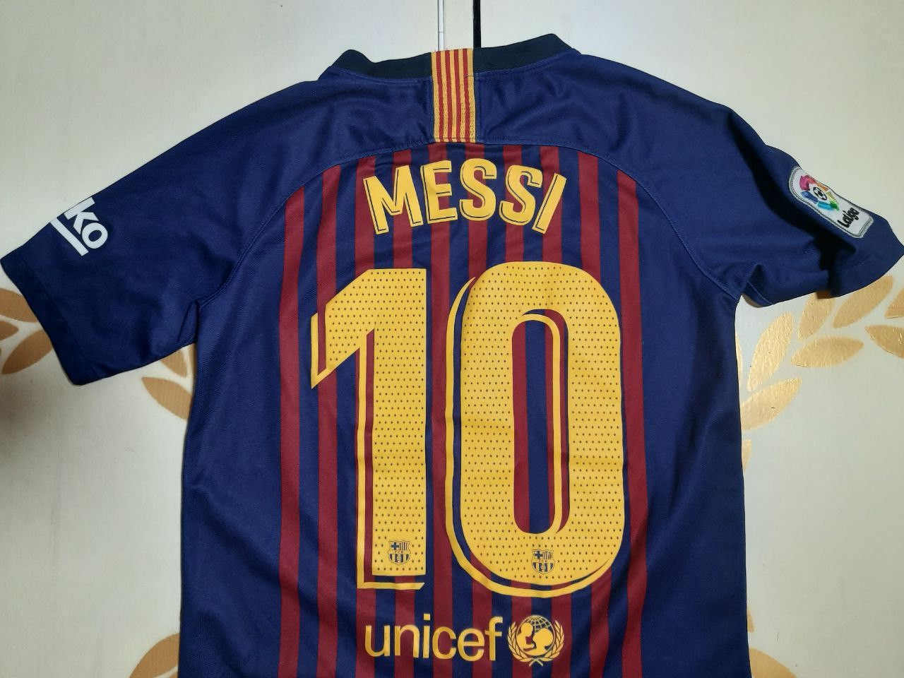 Nike Nike Barcelona FC Jersey #10 Messi 2018-2019 kids size XL Size US XS / EU 42 / 0 - 10 Thumbnail