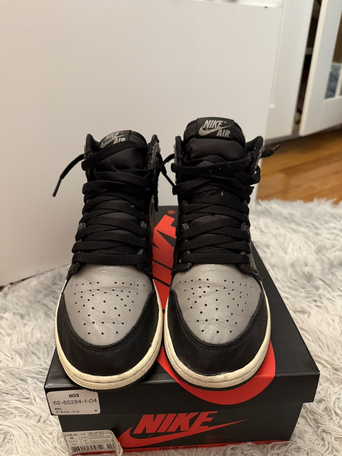 Jordan Brand Air Jordan Retro 1 High OG BG Shadow Size US 6 / EU 39 - 3 Thumbnail
