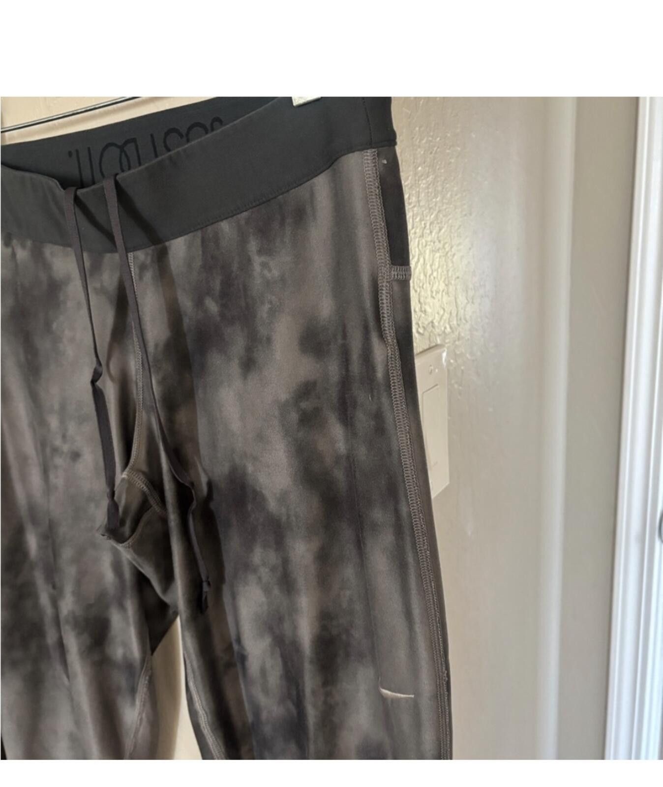 Nike (NIKE) Gray Dri-FIT Leggings Size 32" / US 10 / IT 46 - 4 Thumbnail