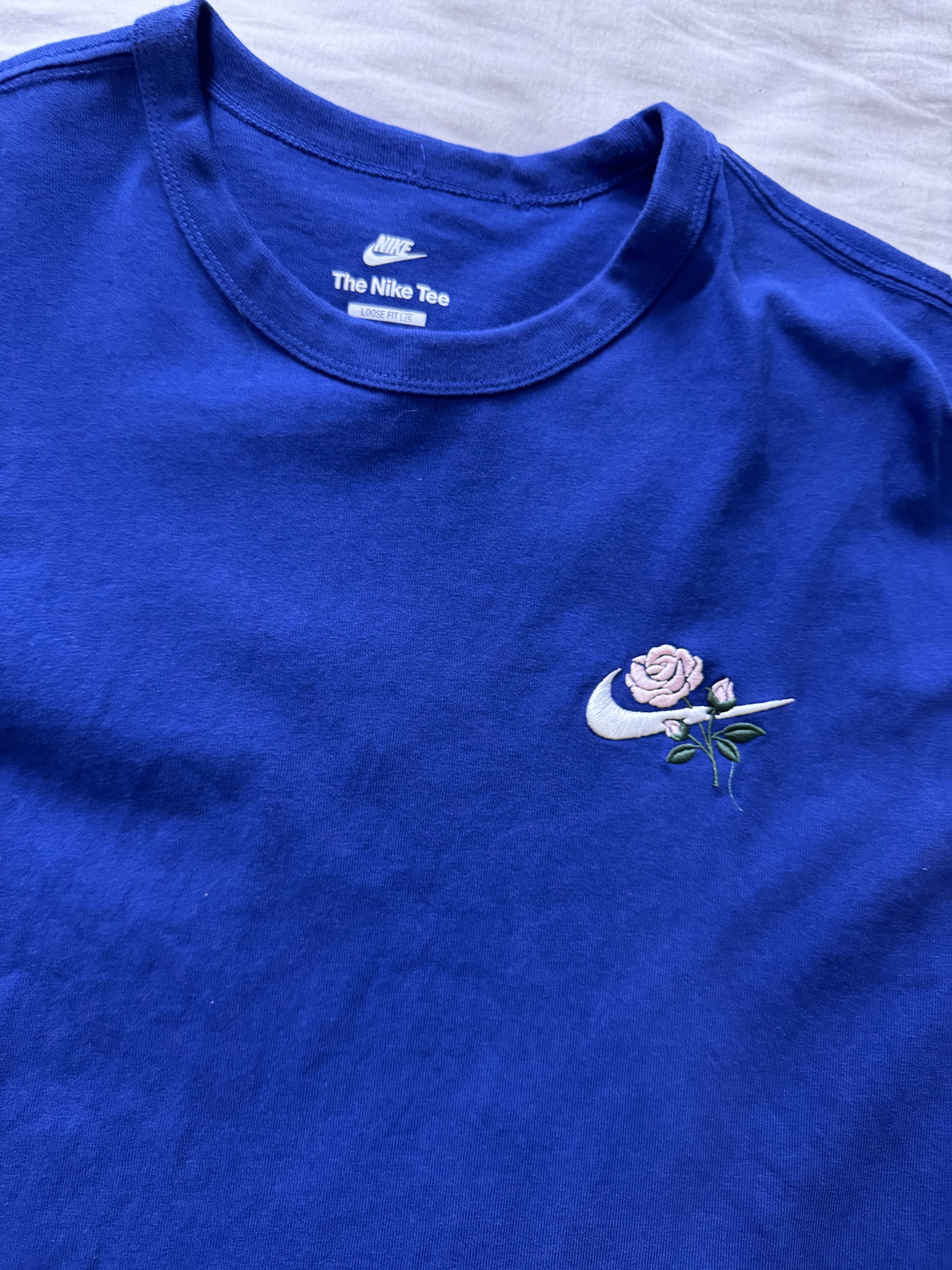 Nike Nike Blue Rose Tee Size US XL / EU 56 / 4 - 2 Thumbnail