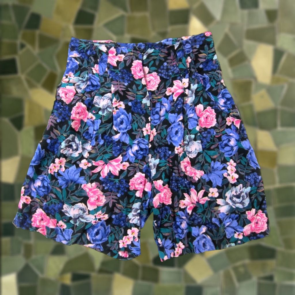 Vintage Vtg Rampage Rayon Floral High Rise Bermuda Short Women 8 Pink White Purple Pocket 44" hip 31" waist 14" rise Womens Size 30" / US 8 / IT 44 - 1 Thumbnail