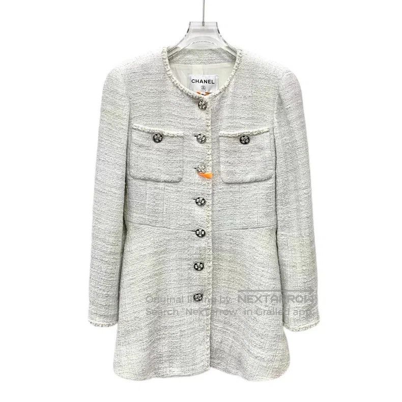 Chanel Chanel White cotton round-neck single-breasted long-sleeve Size XS / US 0-2 / IT 36-38 - 1 Thumbnail