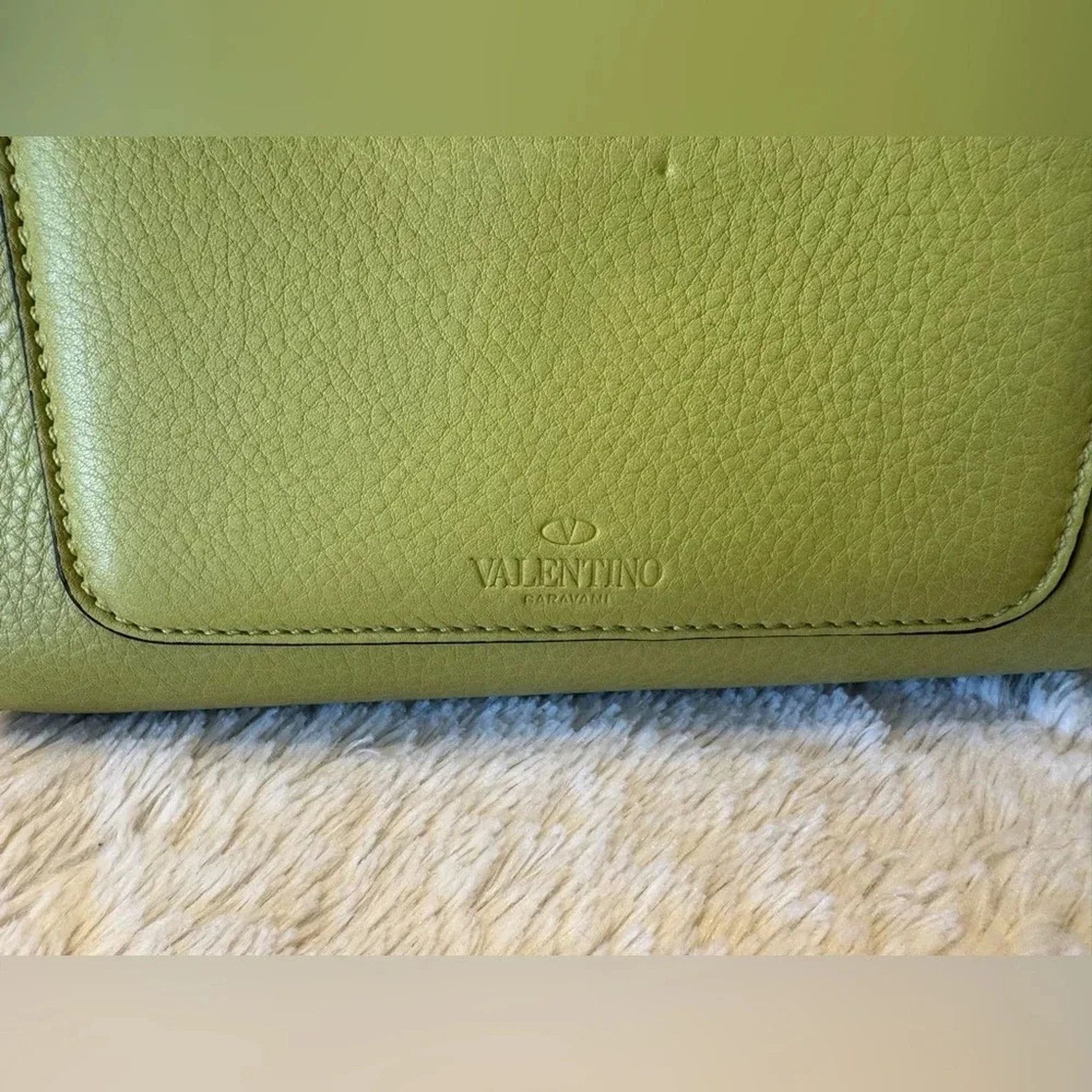 Valentino EUC Valentino Garavani Pebbled Leather 2-way bag in Green Size ONE SIZE - 10 Thumbnail
