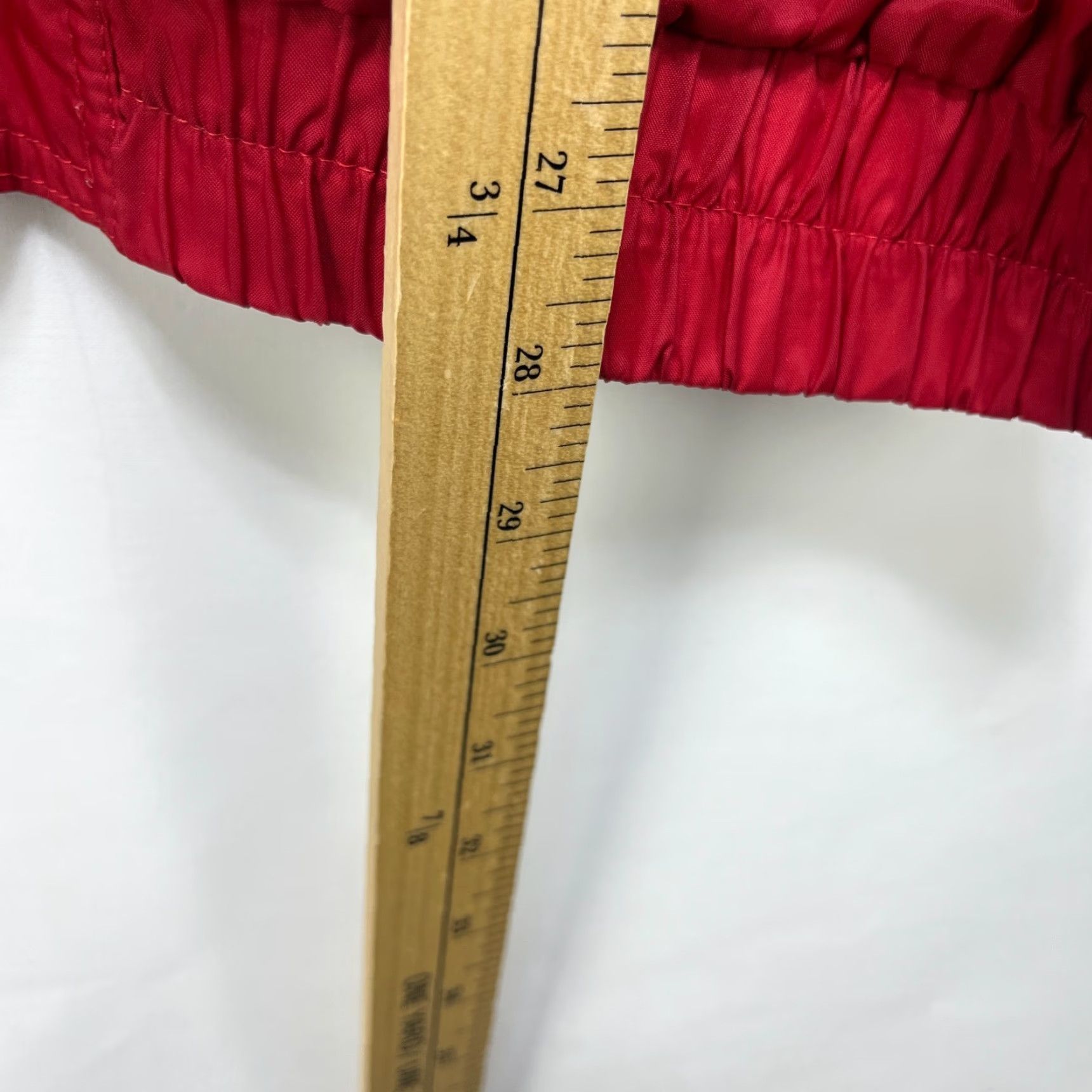 Nike Vintage Nike Swoosh Windbreaker Jacket L Red Men Size US L / EU 52-54 / 3 - 7 Thumbnail