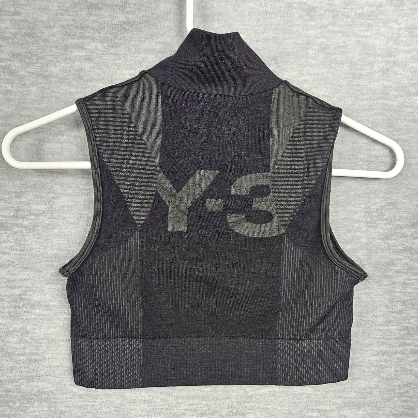 Yohji Yamamoto Y-3 Yohji Yamamoto Seamless Women's Crop Rib Knit Sport Top XS Black Crop Top Womens XS Knit Sportswear Casual Sleeveless V-Neck Size XS / US 0-2 / IT 36-38 - 2 Thumbnail