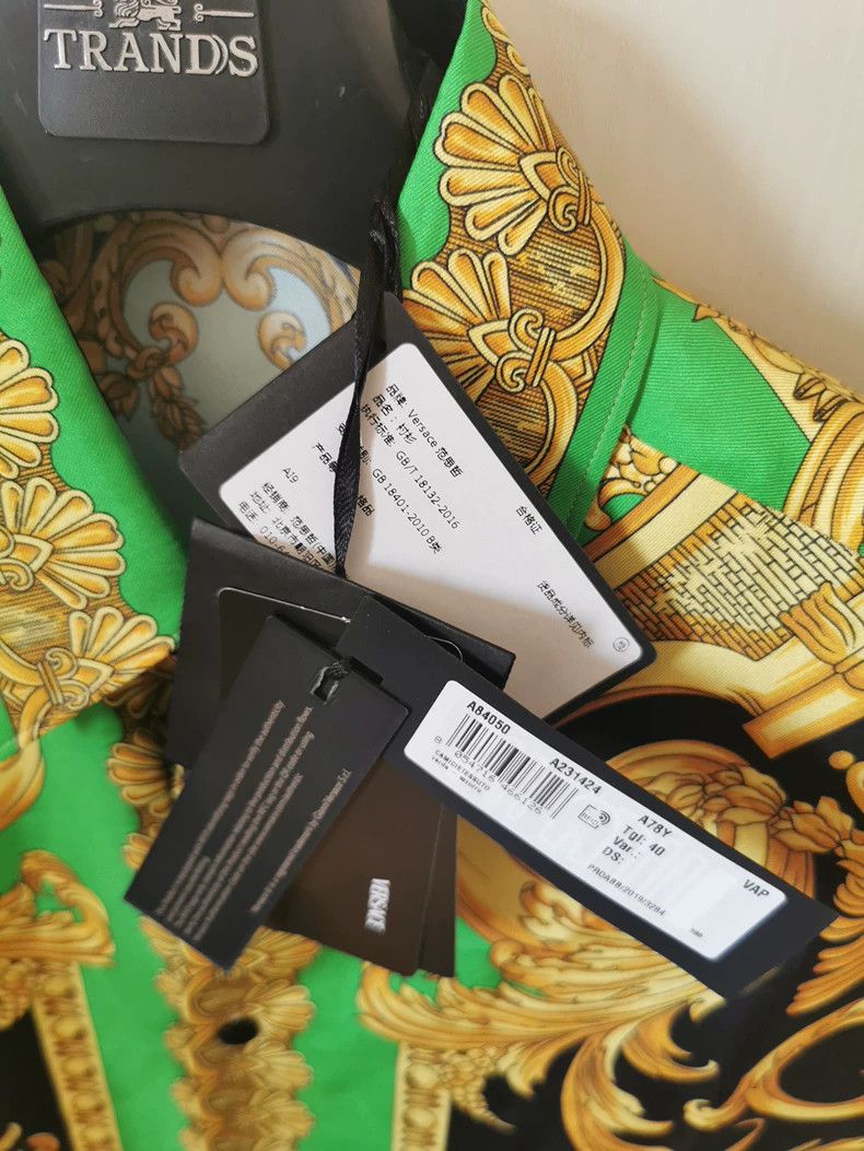 Versace Versace Genuine silk shirt Size US M / EU 48-50 / 2 - 3 Thumbnail