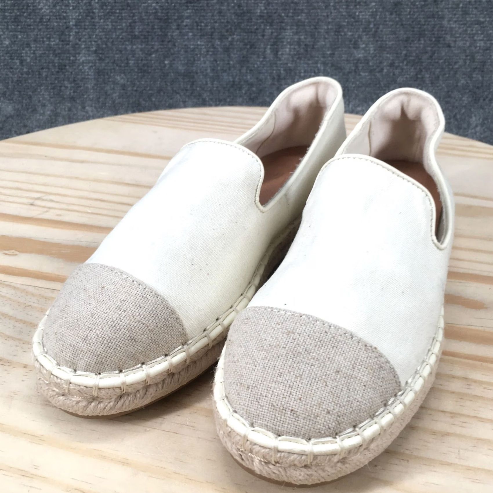 Vintage Universal Thread Shoes Womens 6.5 Cap Toe Slip On Flats Espadrille Beige Canvas Shoes Womens Cap Toe Slip-On Flats Beige Canvas Size ONE SIZE - 6 Thumbnail
