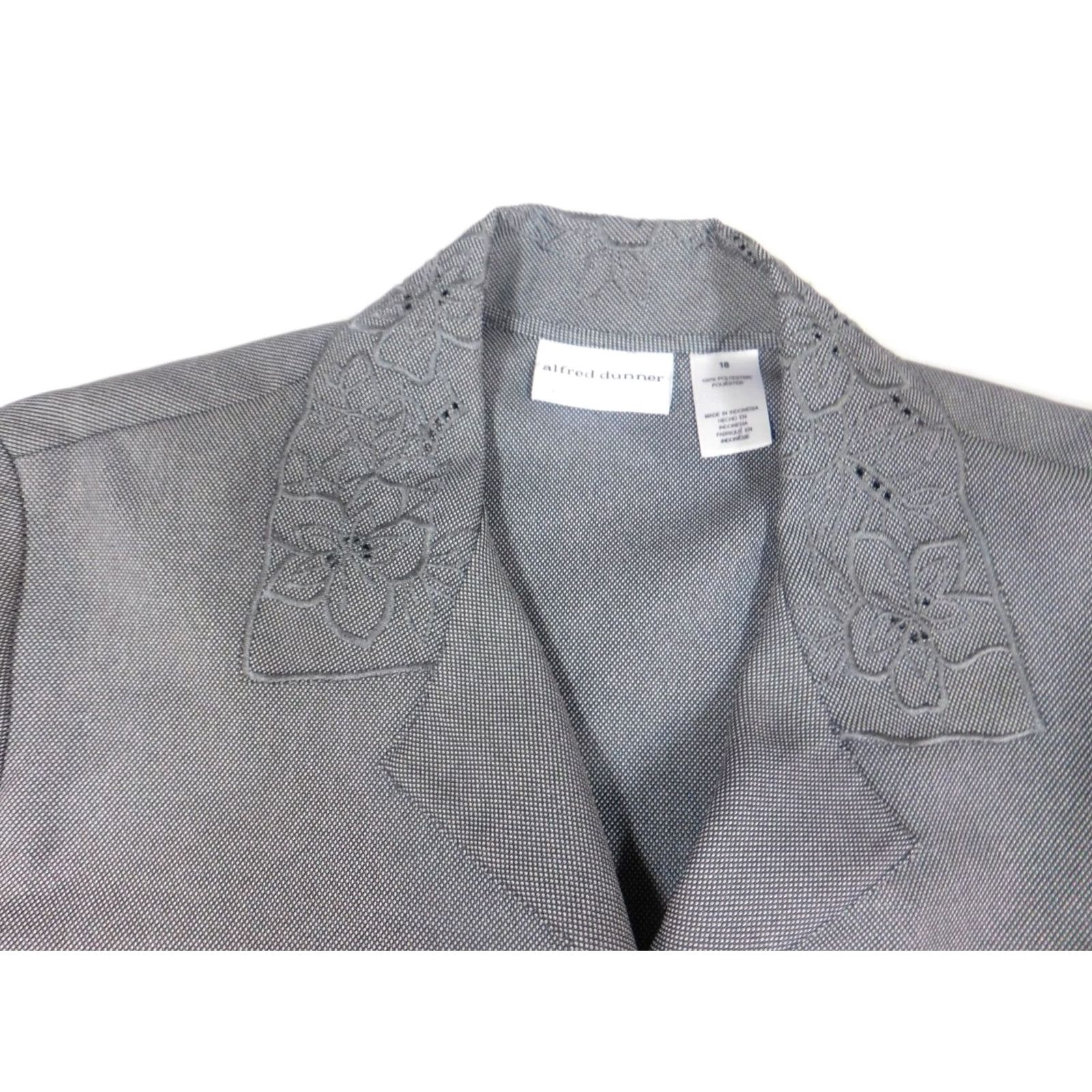 Vintage Alfred Dunner Blazer Womens Jacket 18 Gray Flower Lightweight Short Sleeve Button Mid-Length Regular Polyester Microfiber Fall Winter Size XXL / US 16-18 / IT 52-54 - 7 Thumbnail