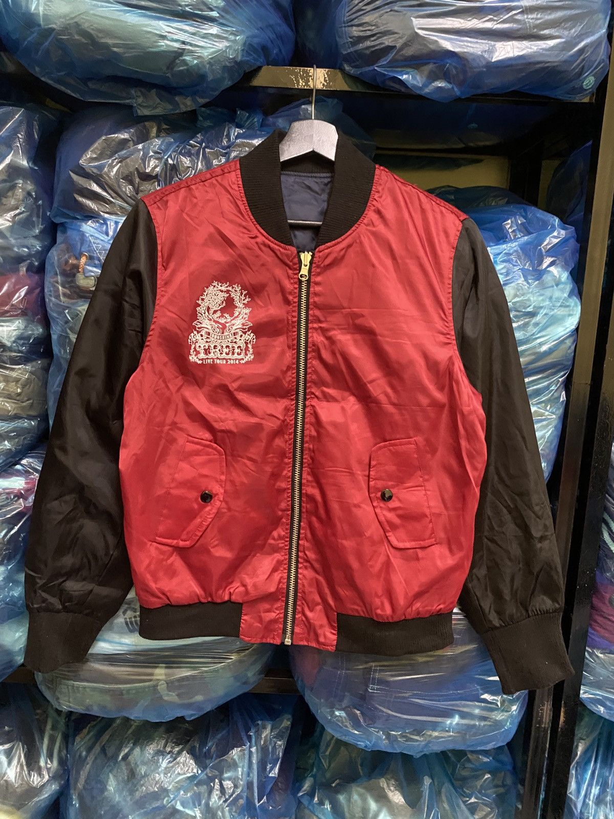Band Tees TOHOSHINKI REVERSIBLE BOMBER JACKET Size US S / EU 44-46 / 1 - 1 Thumbnail
