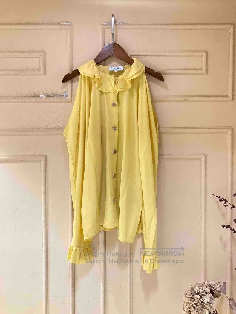 Chanel Chanel Bright yellow off-the-shoulder shirt Size XS / US 0-2 / IT 36-38 - 1 Thumbnail