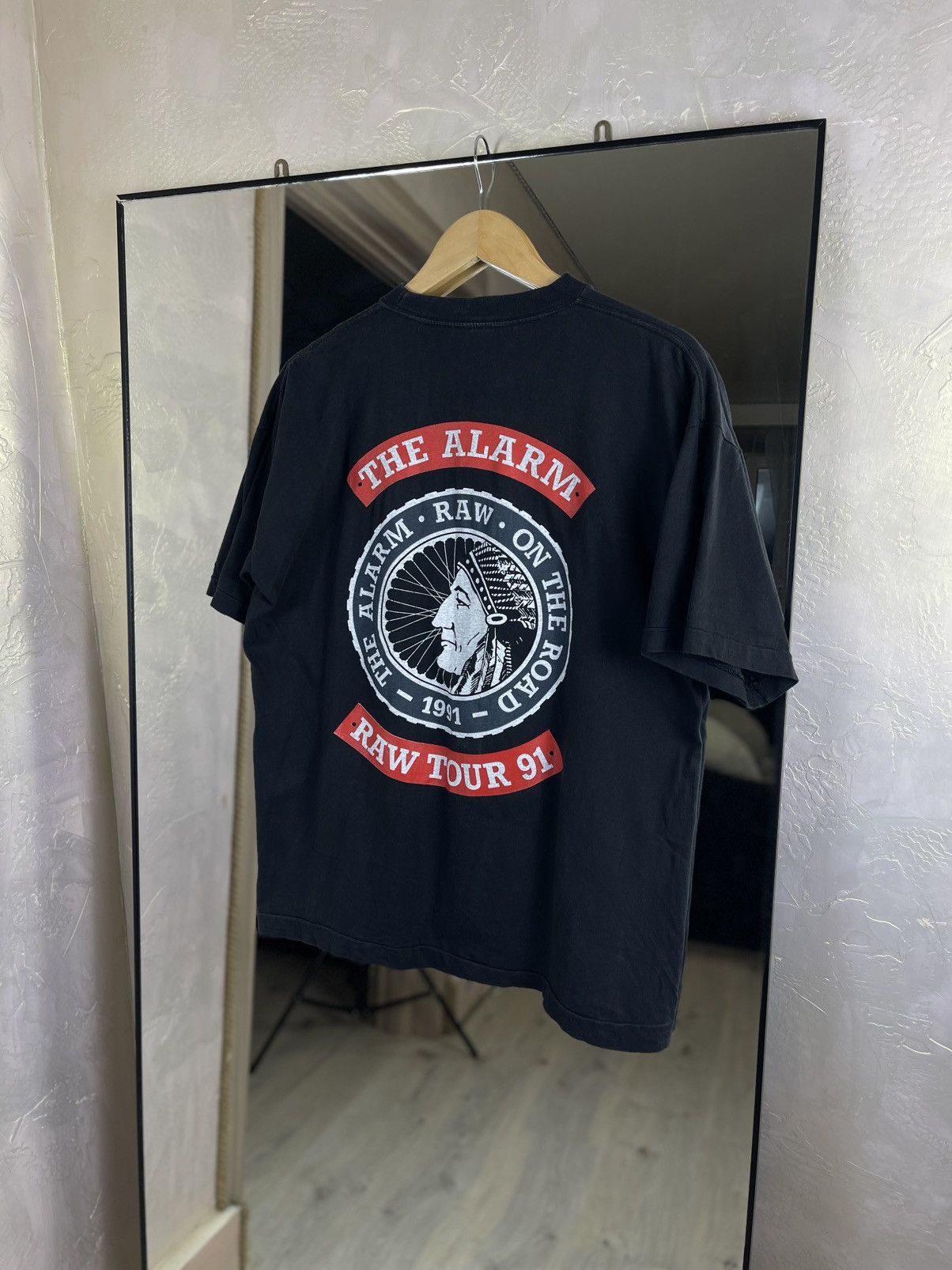 Vintage Rare VTG 1991 The Alarm RAW Tour Tee Native Graphic Size US L / EU 52-54 / 3 - 1 Thumbnail