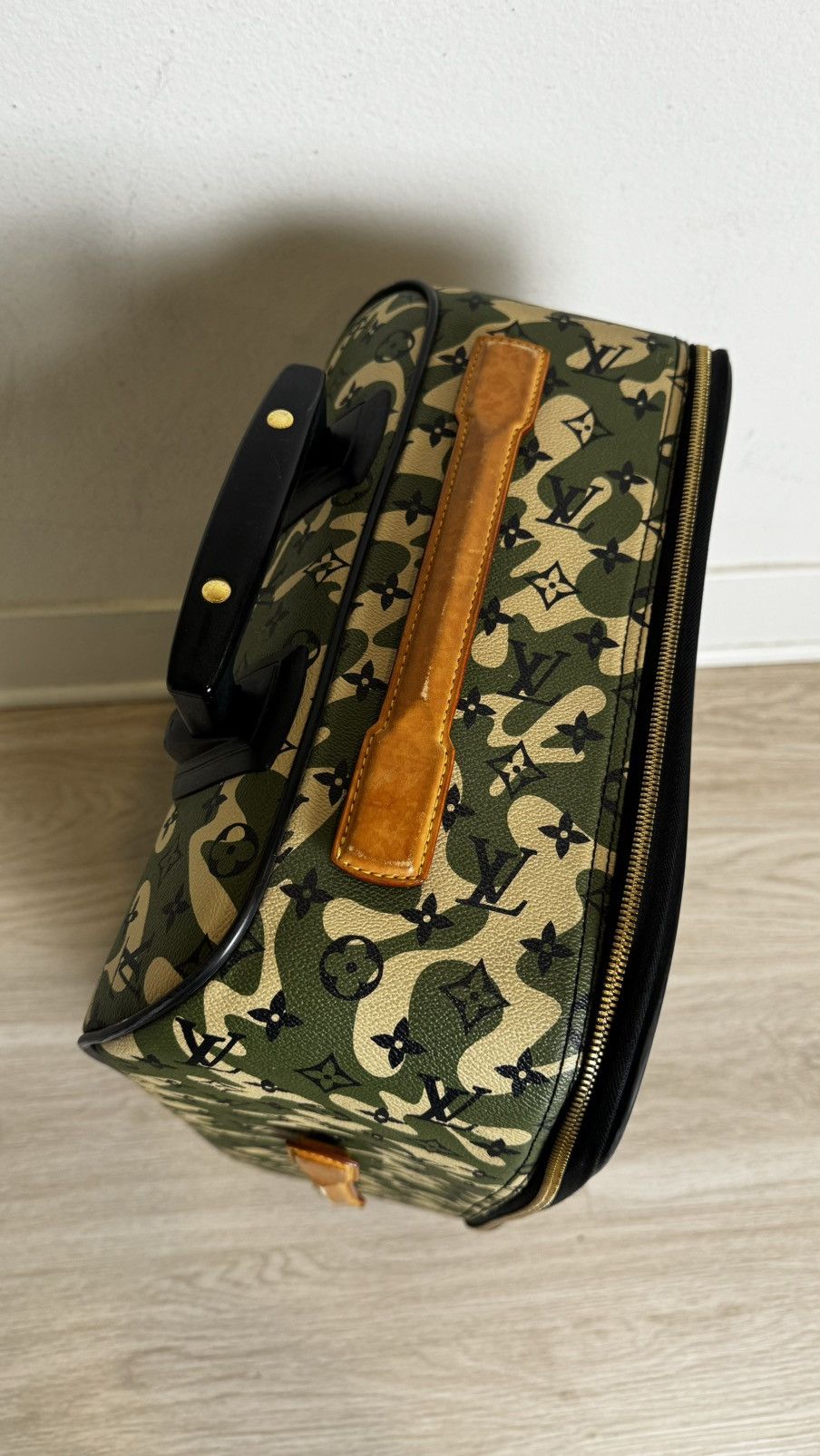 Louis Vuitton × Takashi Murakami Louis Vuitton Takashi Murakami Pegase 60 Monogramouflage Bag Size ONE SIZE - 3 Thumbnail